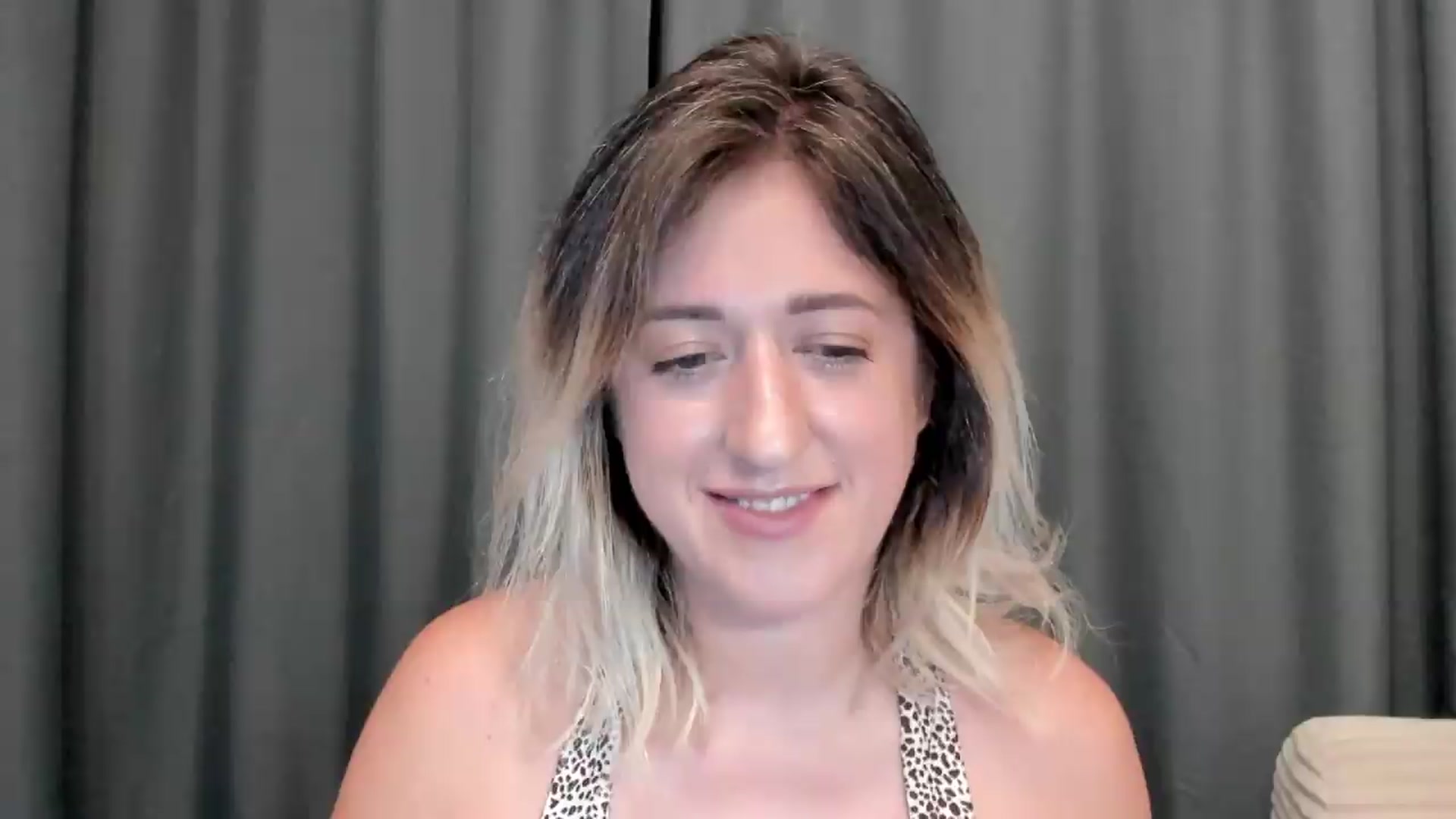 Gallery image thumbnail from SweetDelia_'s myfreecams stream on, 08/12/2026, 01:43 image 15 of 20