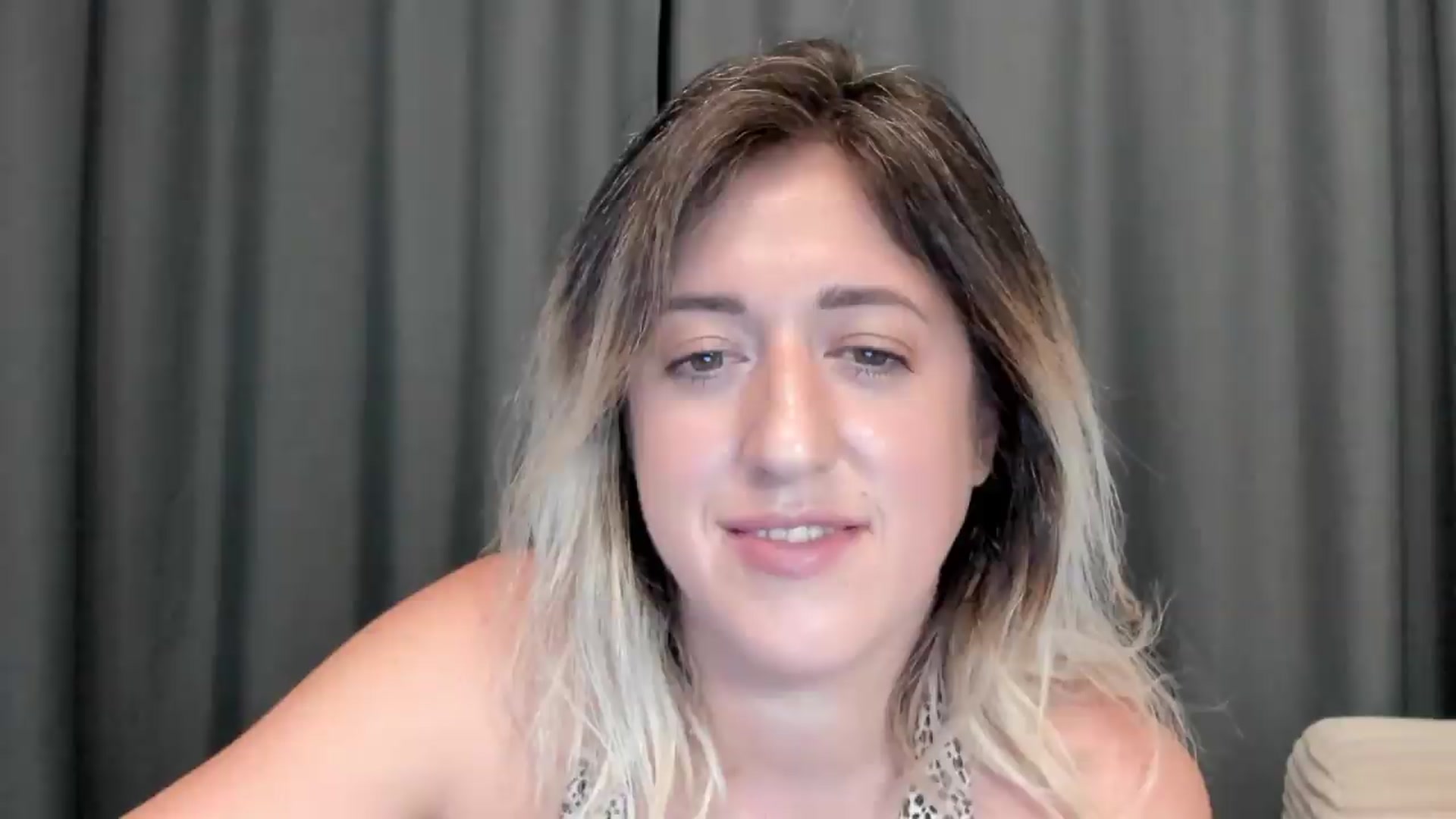 Gallery image thumbnail from SweetDelia_'s myfreecams stream on, 08/12/2026, 01:43 image 13 of 20