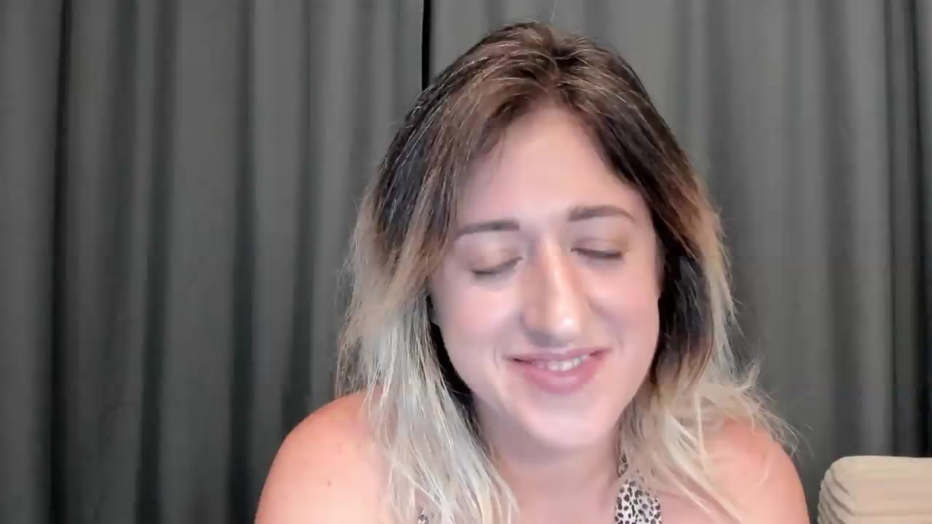 Gallery image thumbnail from SweetDelia_'s myfreecams stream on, 08/12/2026, 01:43 image 4 of 20