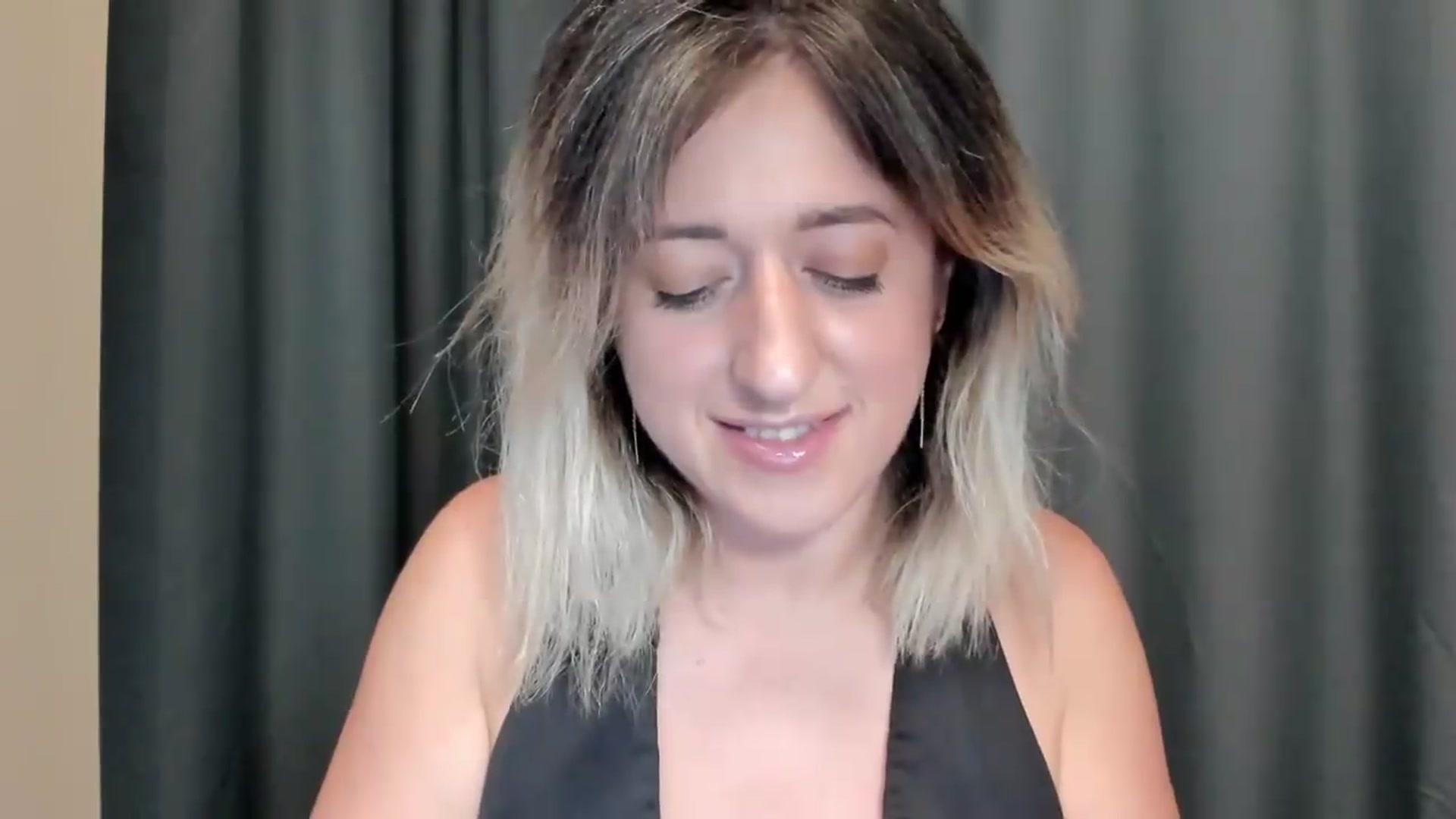 Gallery image thumbnail from SweetDelia_'s myfreecams stream on, 08/14/2026, 01:42 image 10 of 20