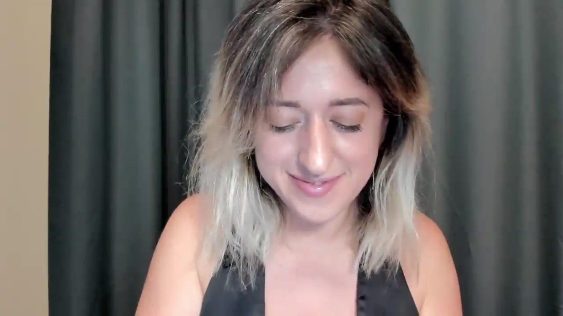 Gallery image thumbnail from SweetDelia_'s myfreecams stream on, 08/14/2026, 01:42 image 14 of 20