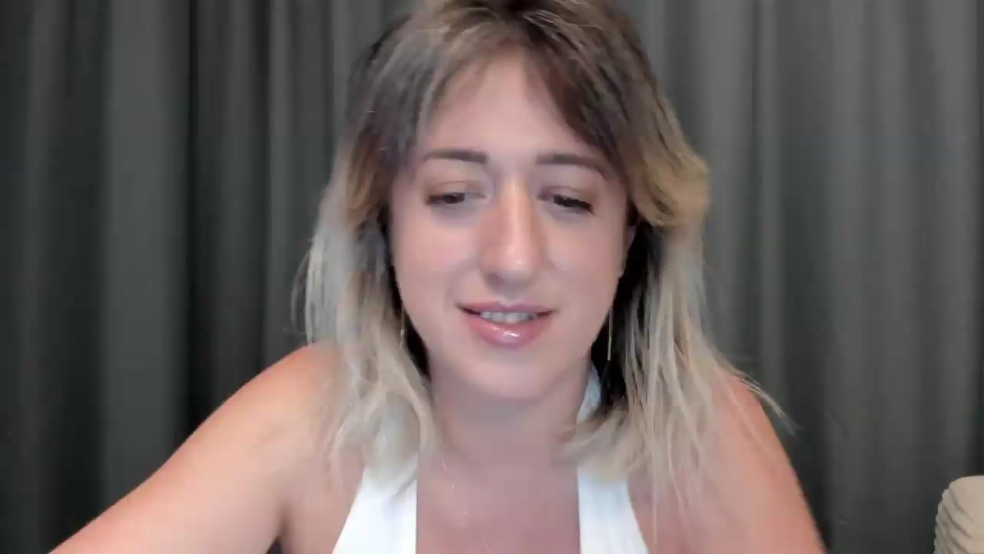 Gallery image thumbnail from SweetDelia_'s myfreecams stream on, 08/17/2026, 24:54 image 5 of 20