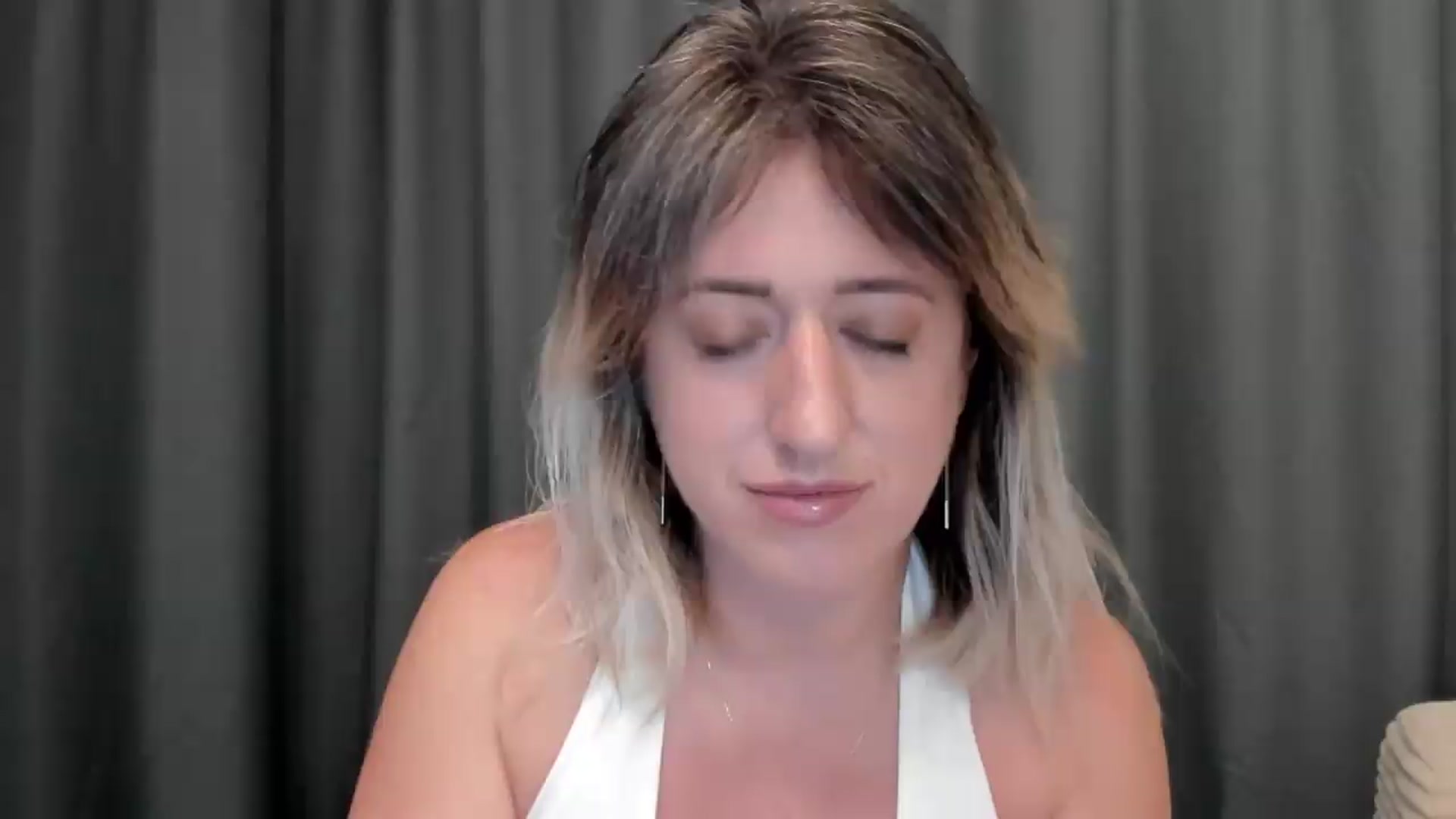 Gallery image thumbnail from SweetDelia_'s myfreecams stream on, 08/17/2026, 24:54 image 18 of 20