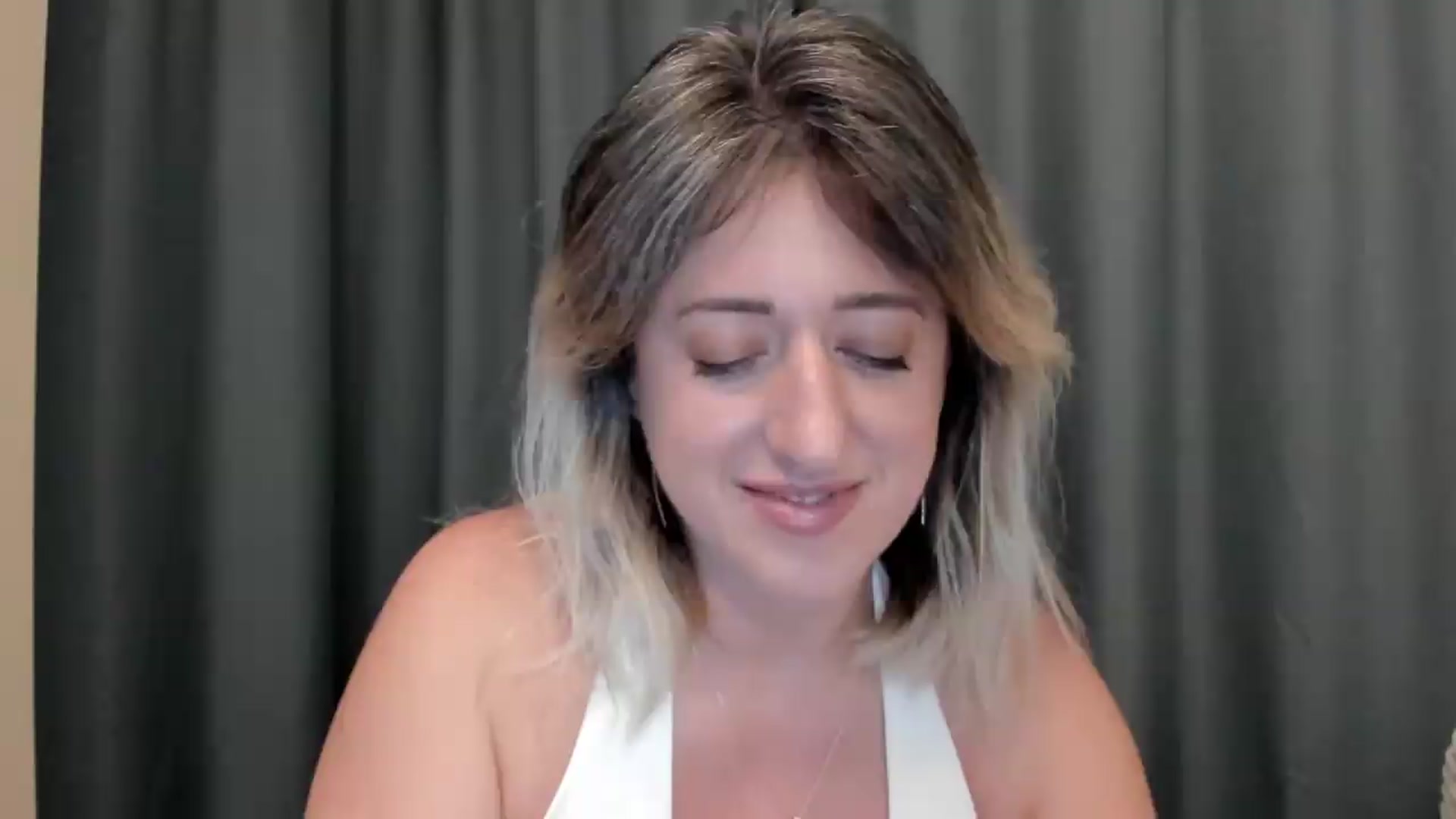 Gallery image thumbnail from SweetDelia_'s myfreecams stream on, 08/17/2026, 01:12 image 11 of 20