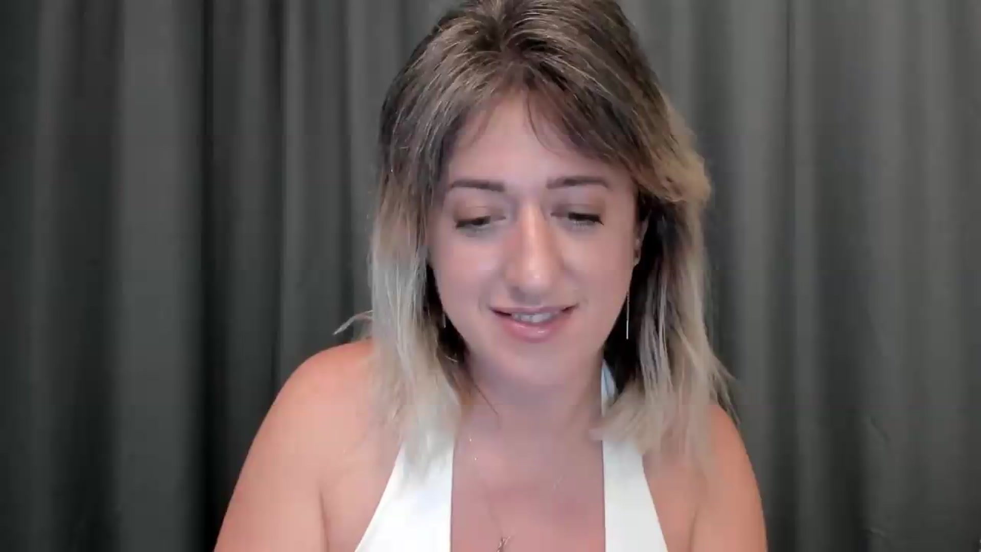 Gallery image thumbnail from SweetDelia_'s myfreecams stream on, 08/17/2026, 02:43 image 14 of 20