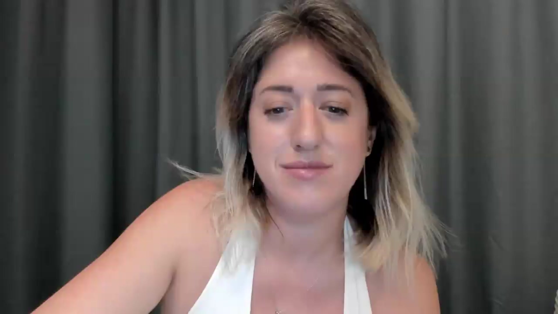 Gallery image thumbnail from SweetDelia_'s myfreecams stream on, 08/17/2026, 02:43 image 17 of 20