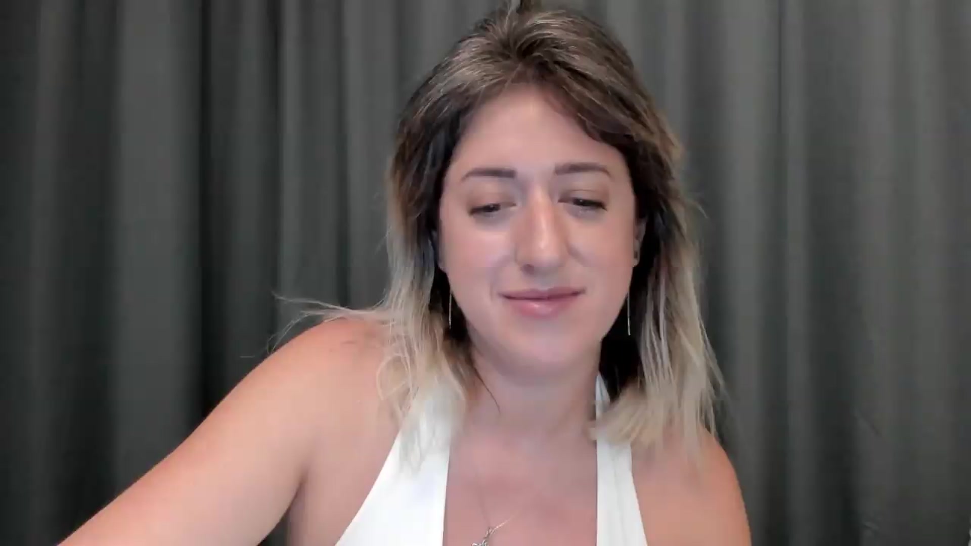 Gallery image thumbnail from SweetDelia_'s myfreecams stream on, 08/17/2026, 02:43 image 15 of 20