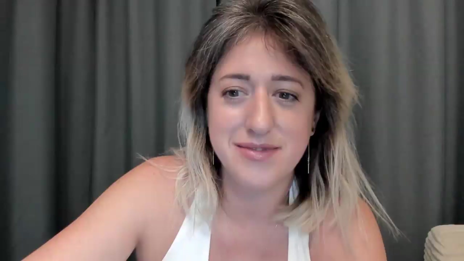 Gallery image thumbnail from SweetDelia_'s myfreecams stream on, 08/17/2026, 02:43 image 1 of 20