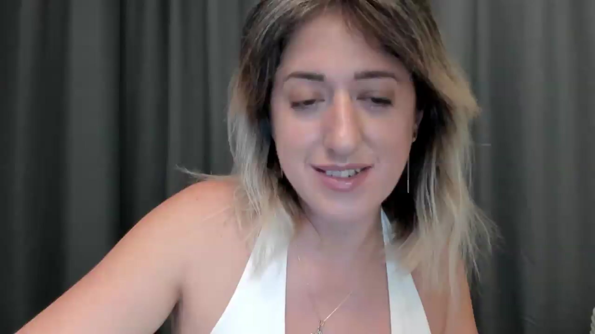 Gallery image thumbnail from SweetDelia_'s myfreecams stream on, 08/17/2026, 02:43 image 18 of 20