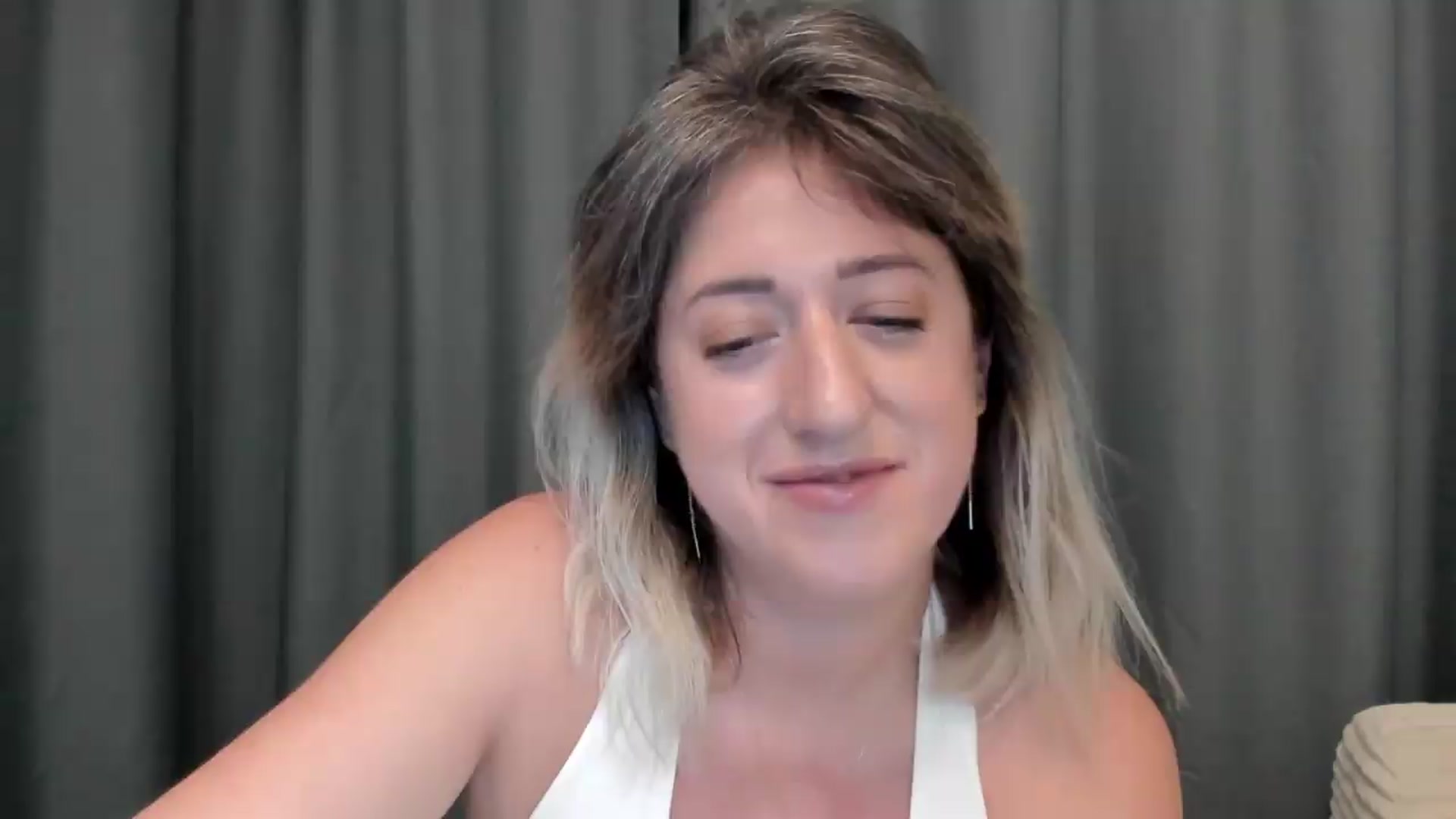 Gallery image thumbnail from SweetDelia_'s myfreecams stream on, 08/17/2026, 02:43 image 9 of 20