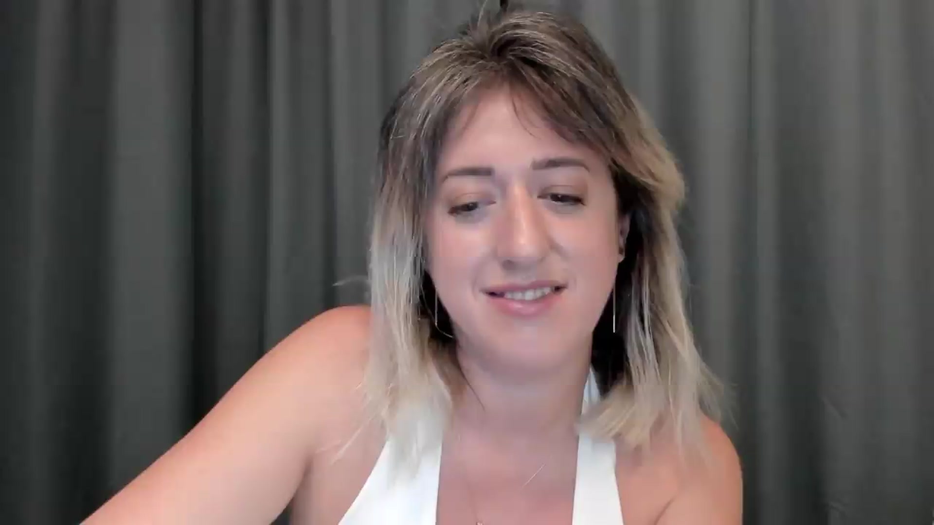 Gallery image thumbnail from SweetDelia_'s myfreecams stream on, 08/17/2026, 02:43 image 13 of 20