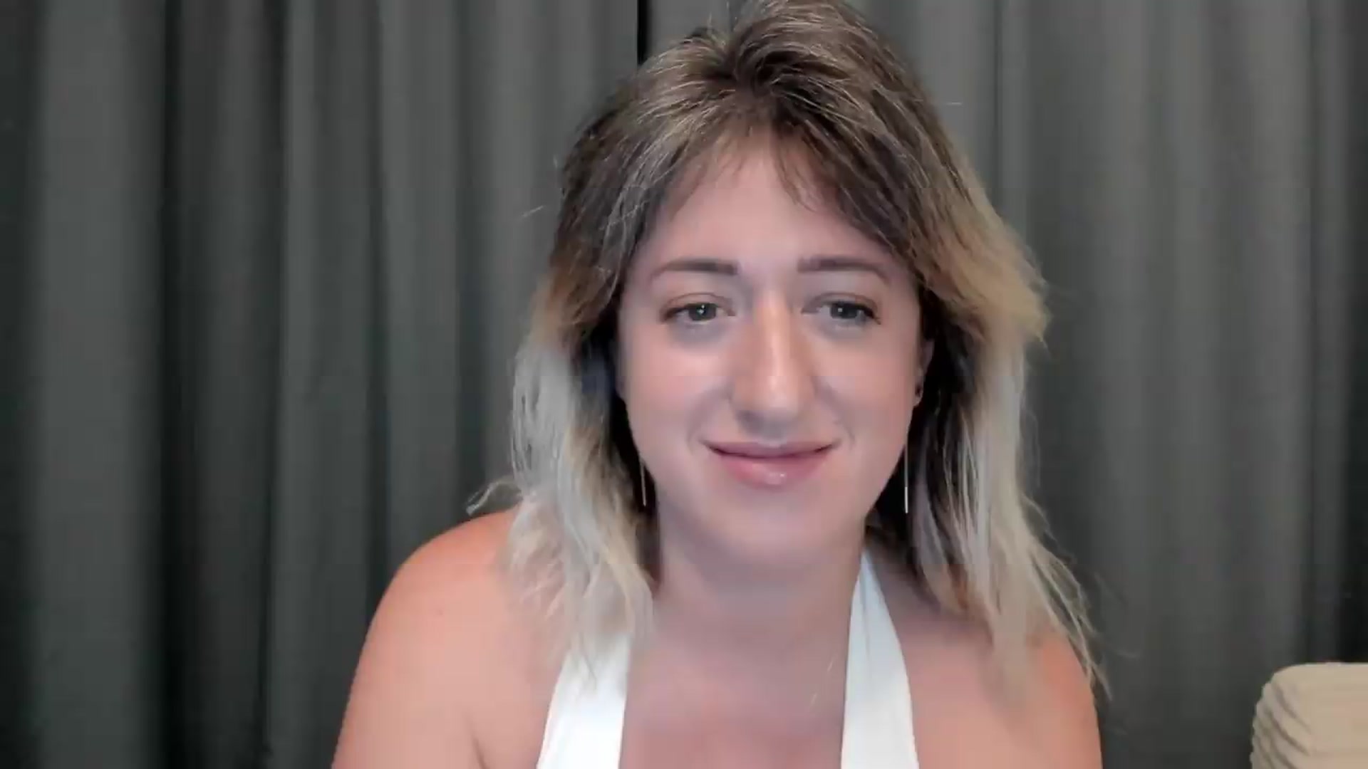 Gallery image thumbnail from SweetDelia_'s myfreecams stream on, 08/17/2026, 02:43 image 2 of 20