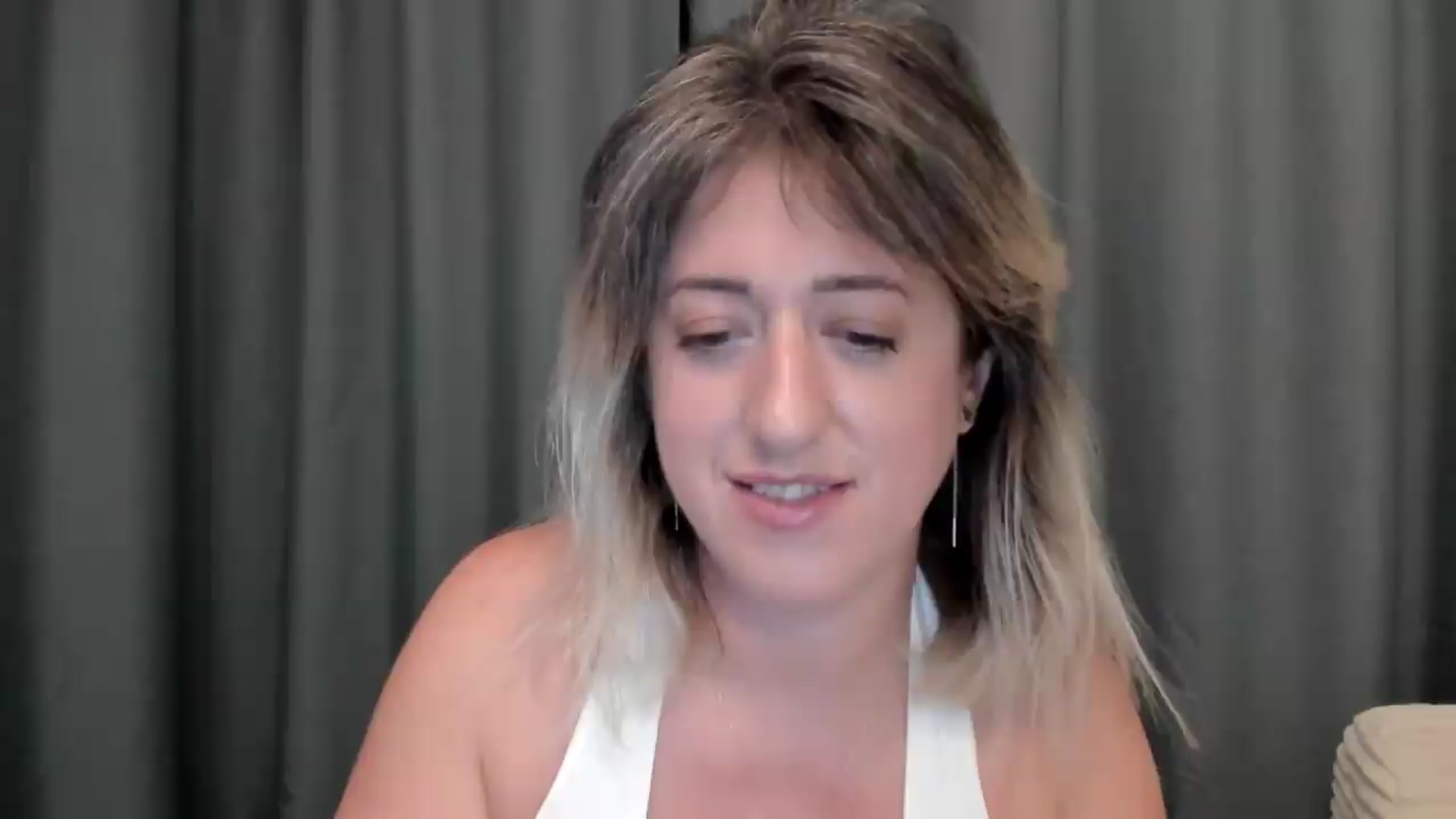 Gallery image thumbnail from SweetDelia_'s myfreecams stream on, 08/17/2026, 02:43 image 10 of 20