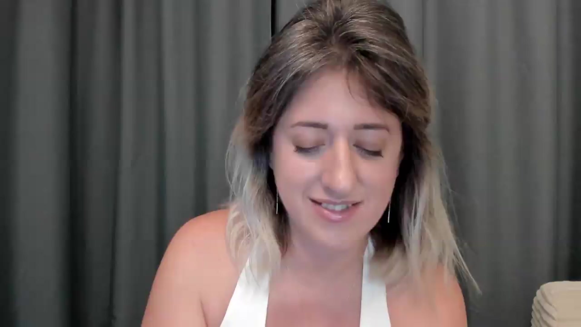 Gallery image thumbnail from SweetDelia_'s myfreecams stream on, 08/17/2026, 02:43 image 7 of 20