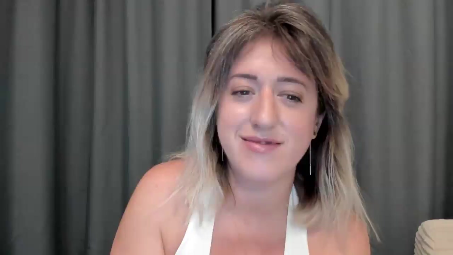 Gallery image thumbnail from SweetDelia_'s myfreecams stream on, 08/17/2026, 02:43 image 11 of 20
