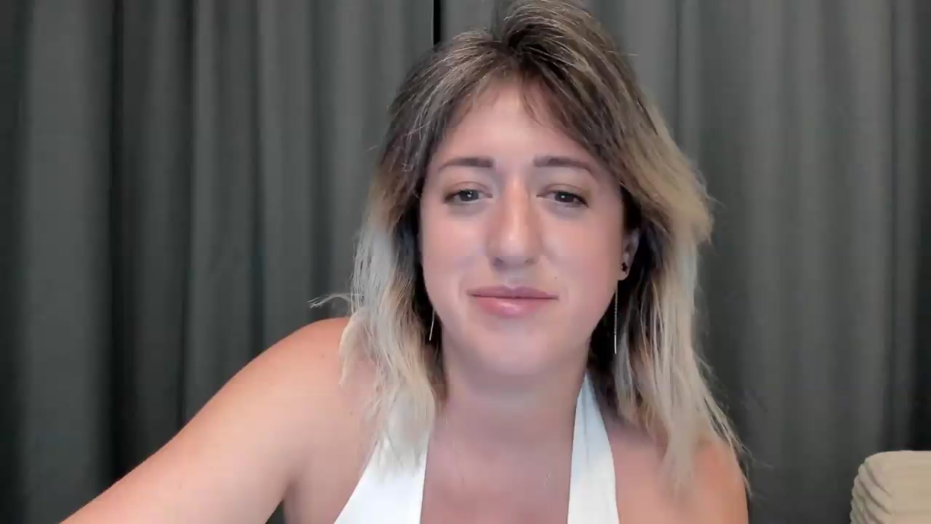 Gallery image thumbnail from SweetDelia_'s myfreecams stream on, 08/17/2026, 02:43 image 3 of 20