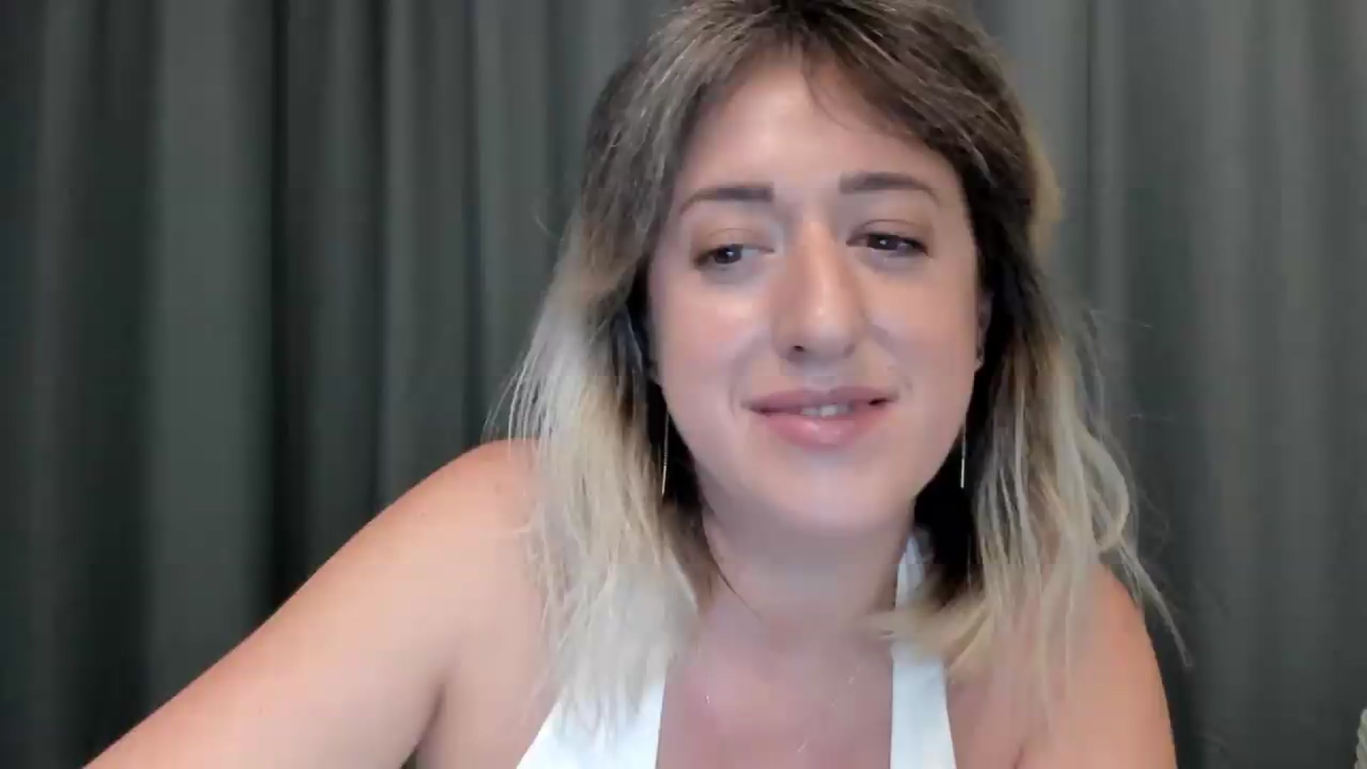 Gallery image thumbnail from SweetDelia_'s myfreecams stream on, 08/17/2026, 02:43 image 20 of 20