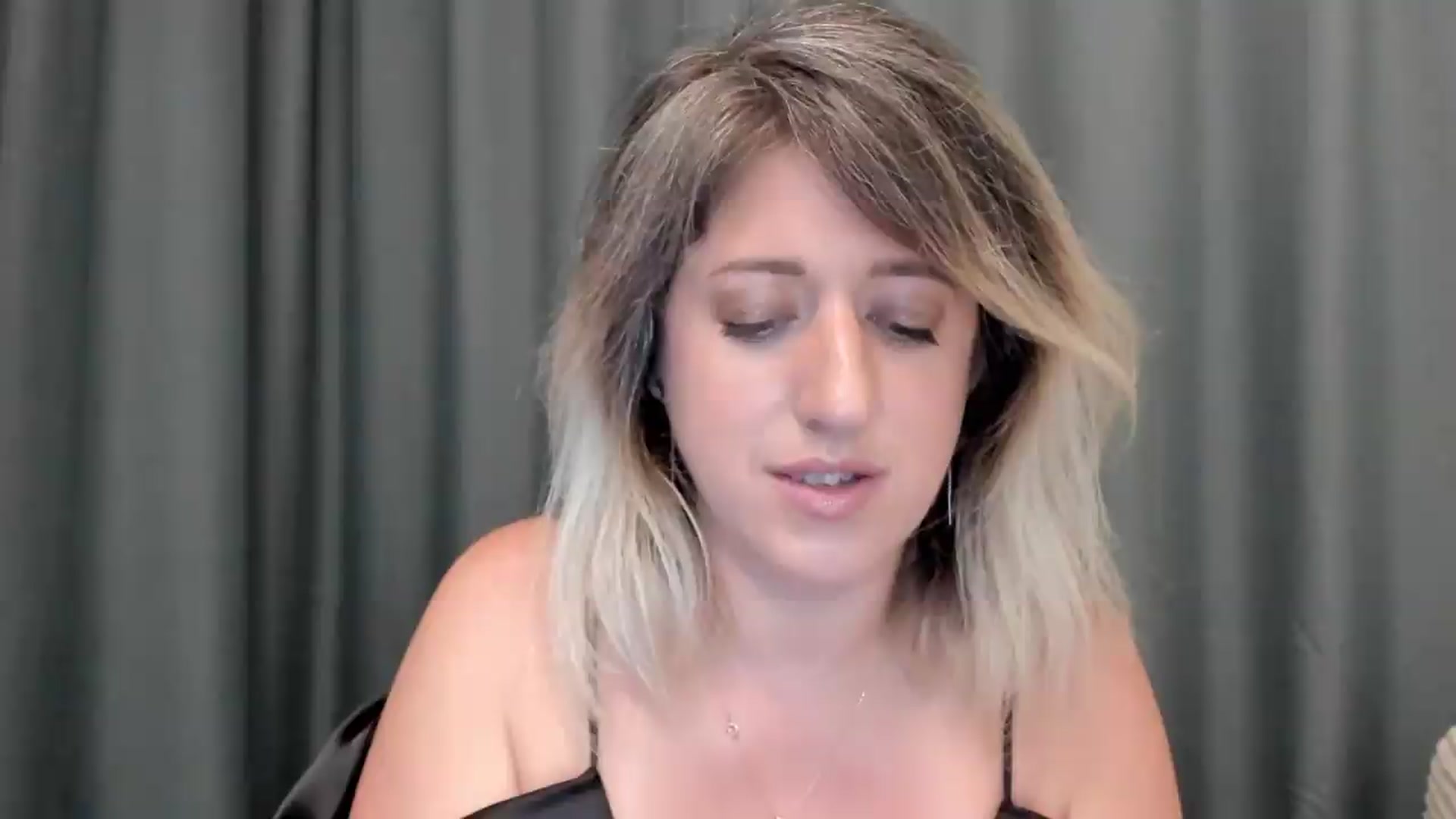Gallery image thumbnail from SweetDelia_'s myfreecams stream on, 08/18/2026, 01:29 image 1 of 20