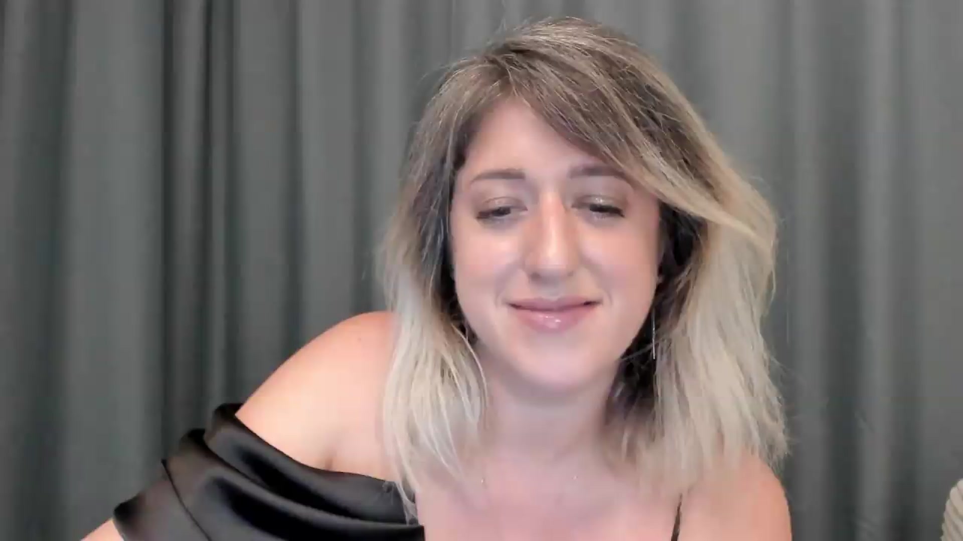 Gallery image thumbnail from SweetDelia_'s myfreecams stream on, 08/18/2026, 01:29 image 3 of 20