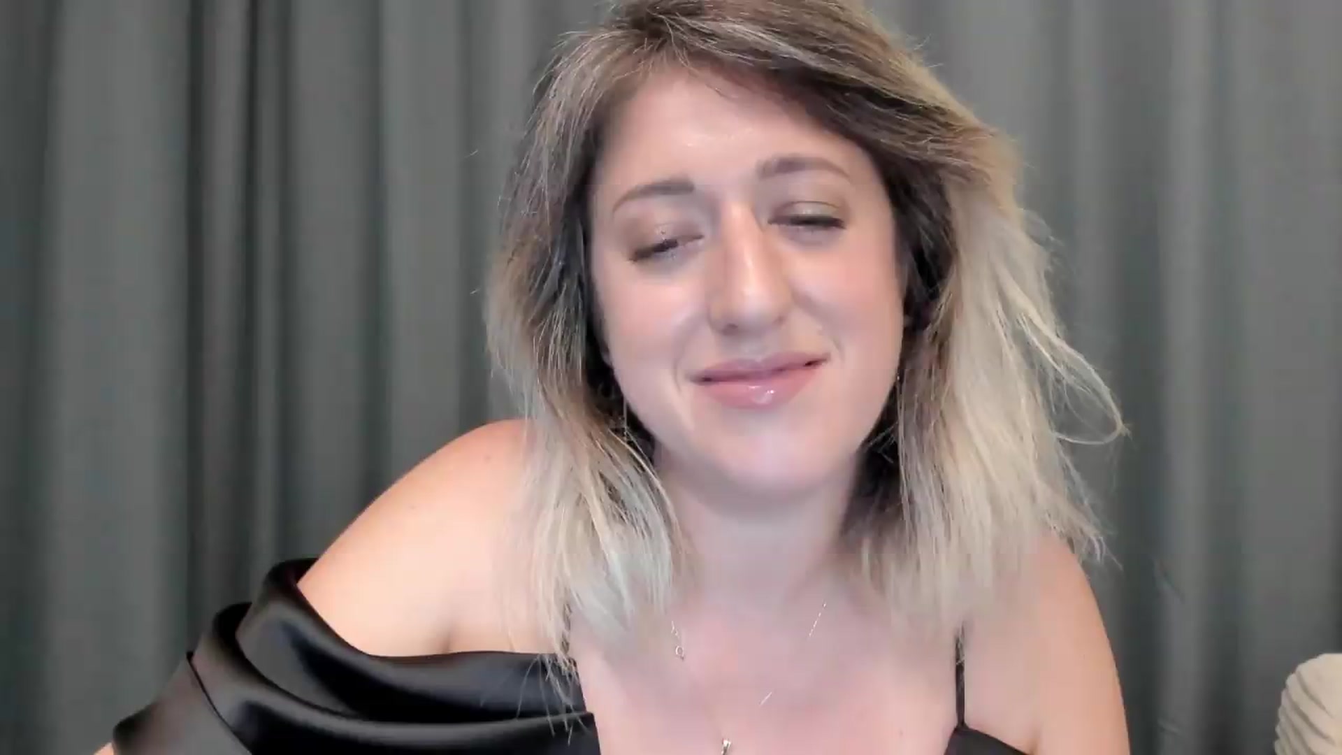 Gallery image thumbnail from SweetDelia_'s myfreecams stream on, 08/18/2026, 01:29 image 19 of 20