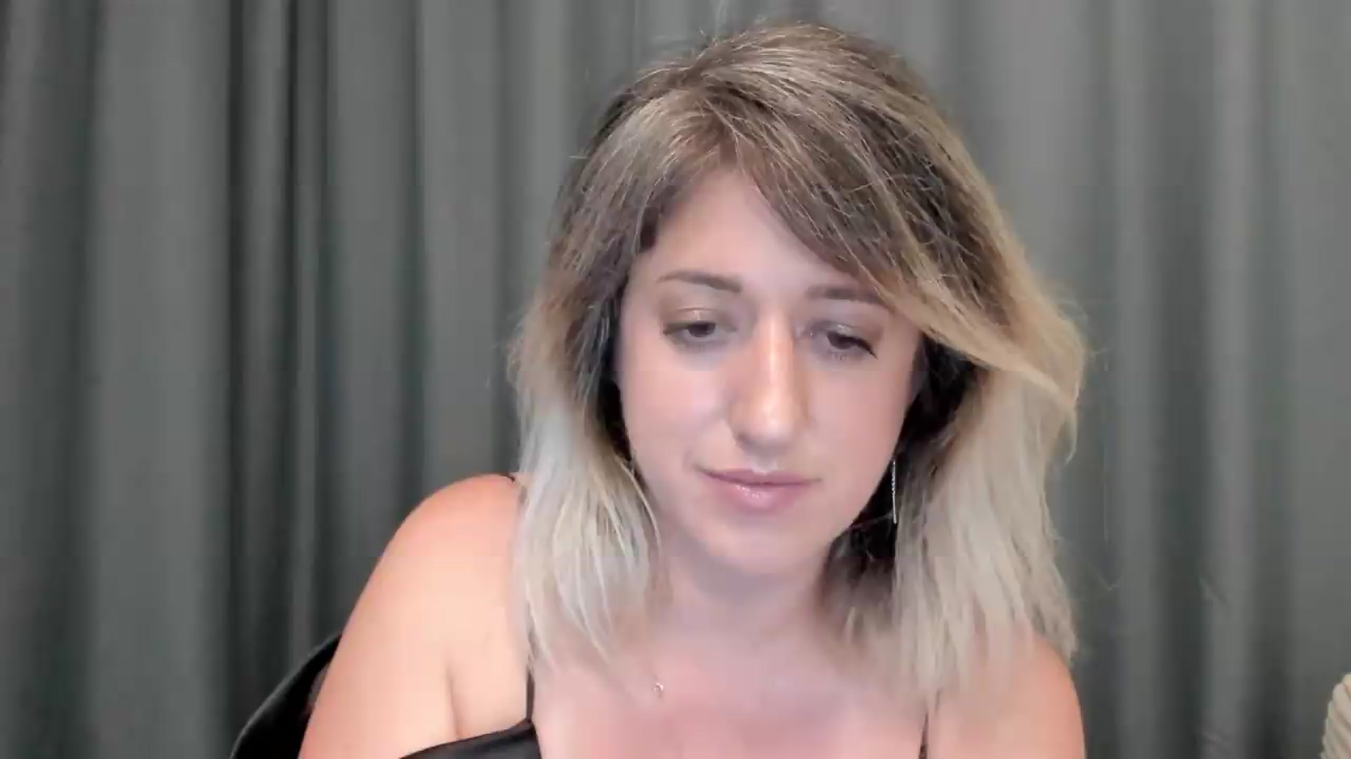 Gallery image thumbnail from SweetDelia_'s myfreecams stream on, 08/18/2026, 01:29 image 2 of 20