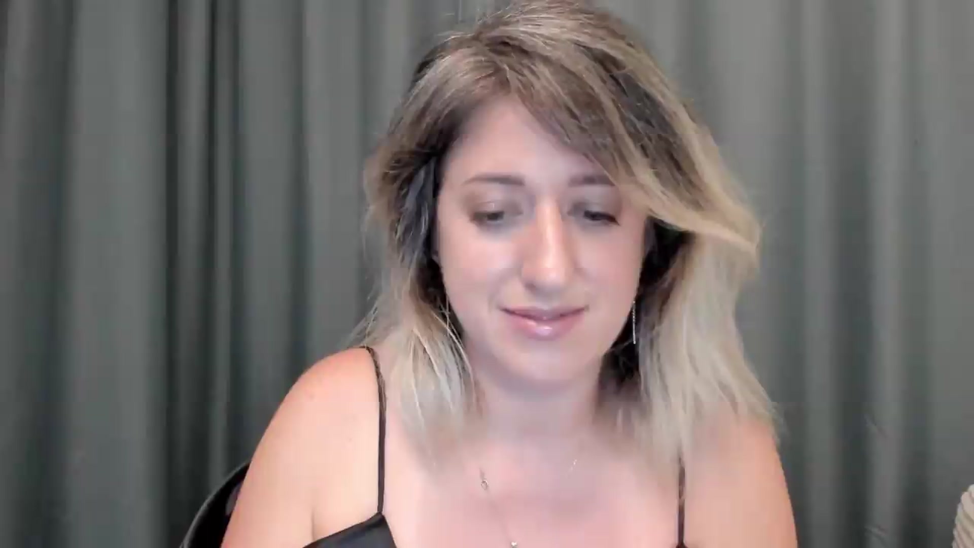 Gallery image thumbnail from SweetDelia_'s myfreecams stream on, 08/18/2026, 01:29 image 6 of 20