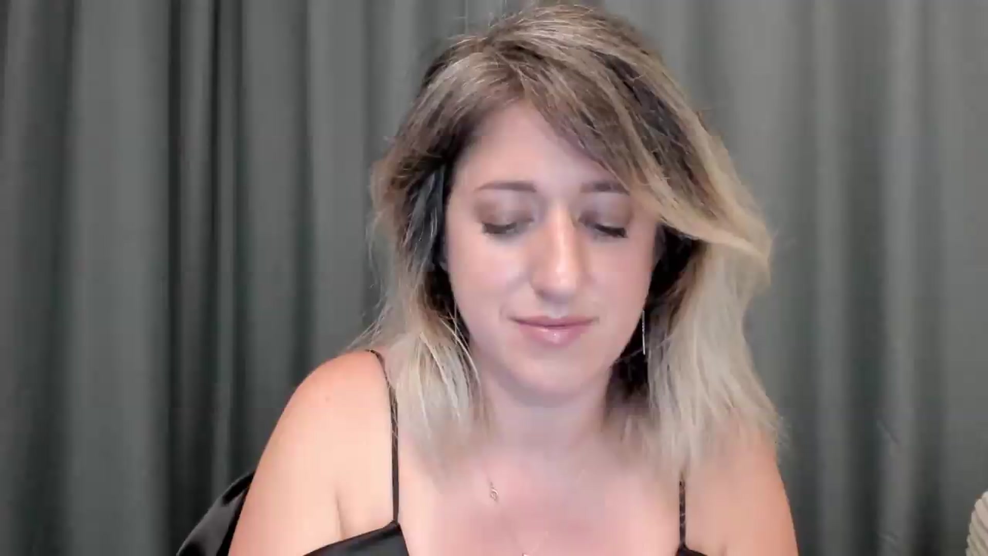 Gallery image thumbnail from SweetDelia_'s myfreecams stream on, 08/18/2026, 01:29 image 7 of 20