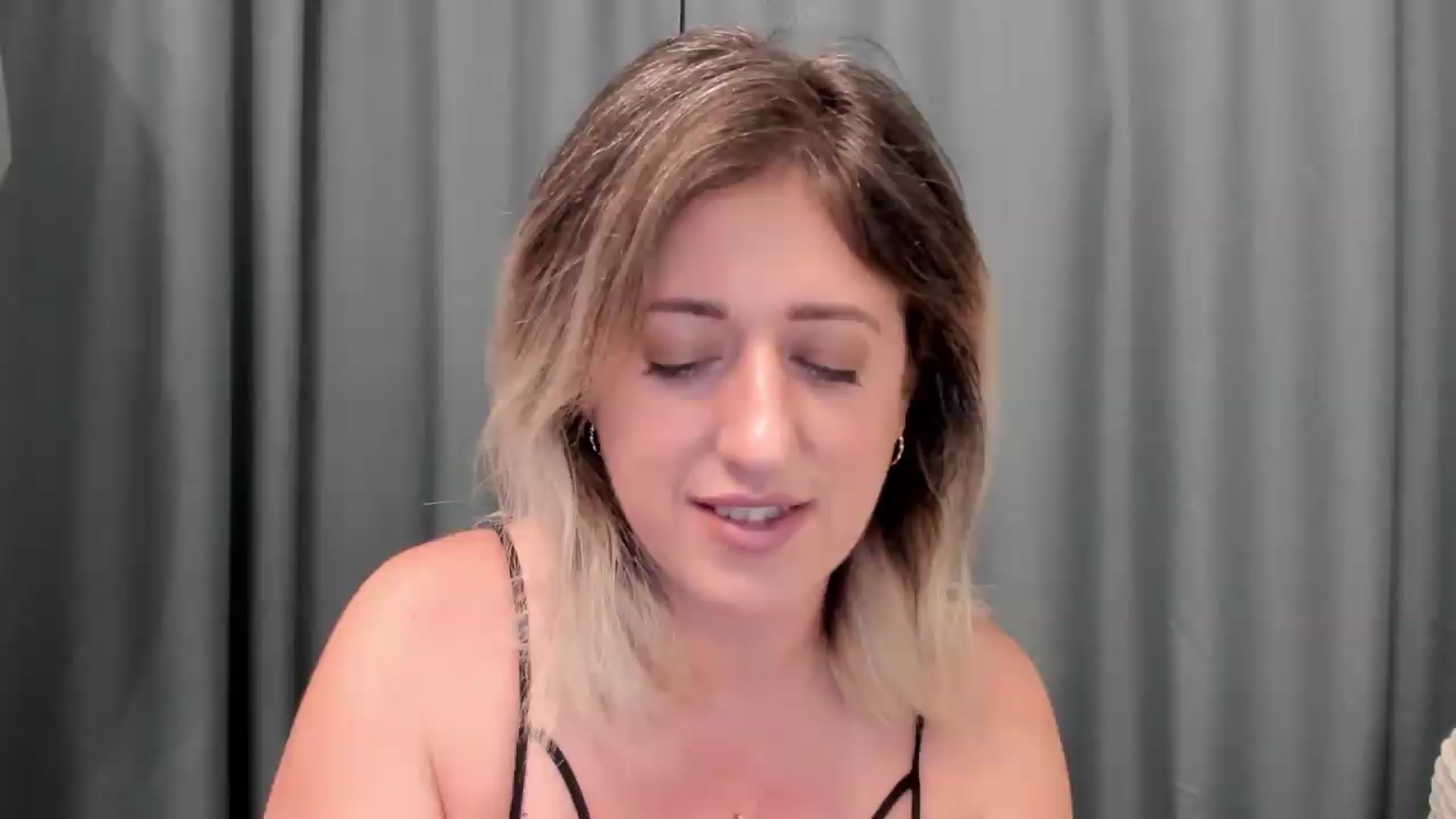 Gallery image thumbnail from SweetDelia_'s myfreecams stream on, 08/19/2026, 23:56 image 13 of 20