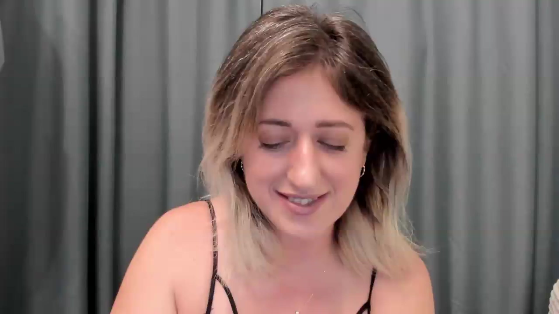 Gallery image thumbnail from SweetDelia_'s myfreecams stream on, 08/19/2026, 23:56 image 14 of 20