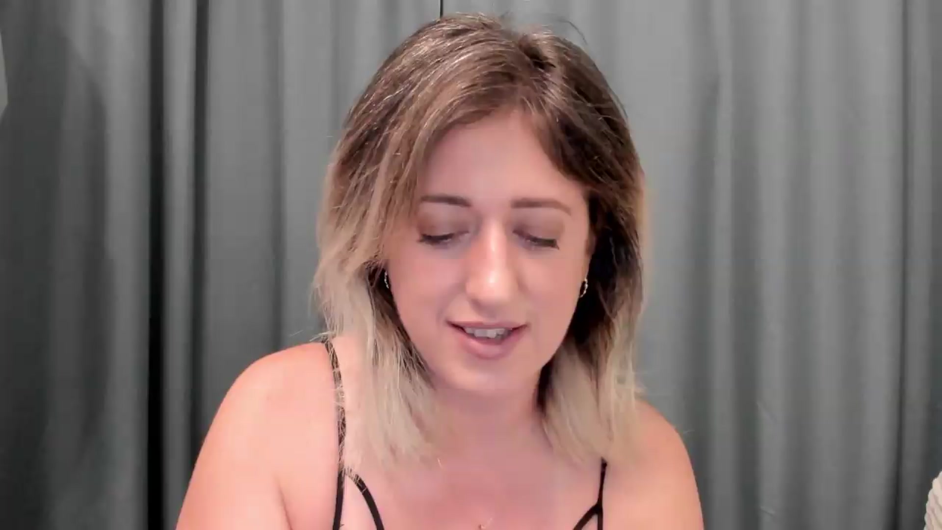 Gallery image thumbnail from SweetDelia_'s myfreecams stream on, 08/19/2026, 23:56 image 11 of 20
