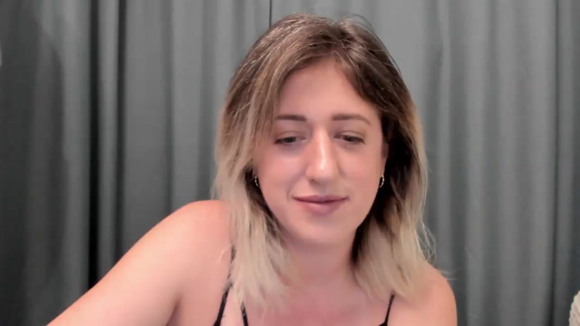 Gallery image thumbnail from SweetDelia_'s myfreecams stream on, 08/19/2026, 23:56 image 19 of 20