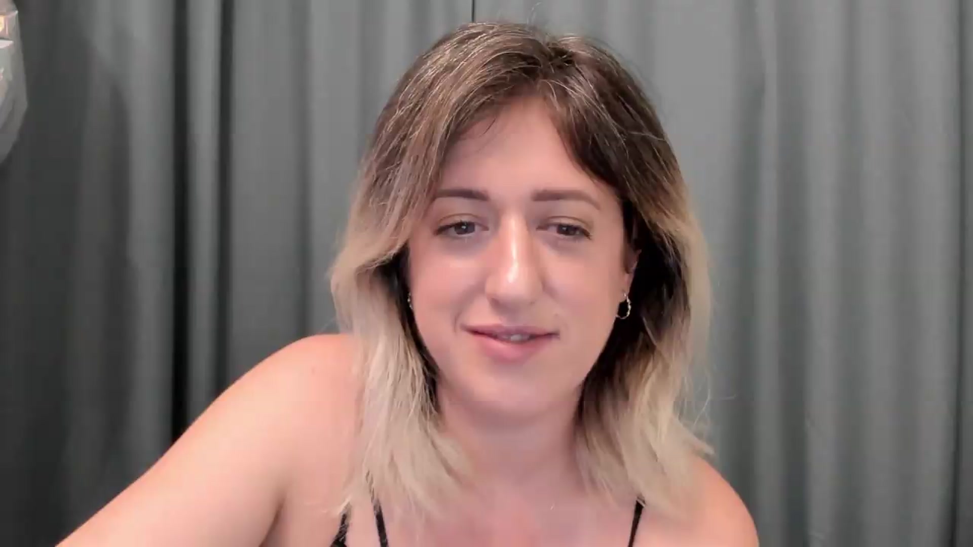 Gallery image thumbnail from SweetDelia_'s myfreecams stream on, 08/20/2026, 02:00 image 8 of 20