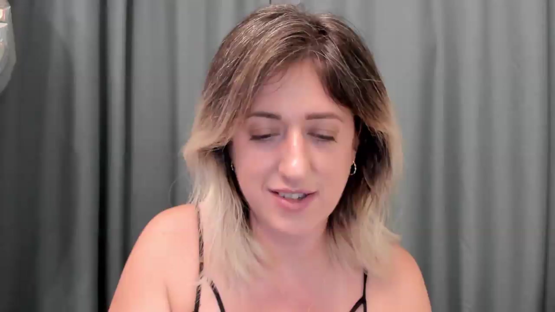 Gallery image thumbnail from SweetDelia_'s myfreecams stream on, 08/20/2026, 02:00 image 3 of 20