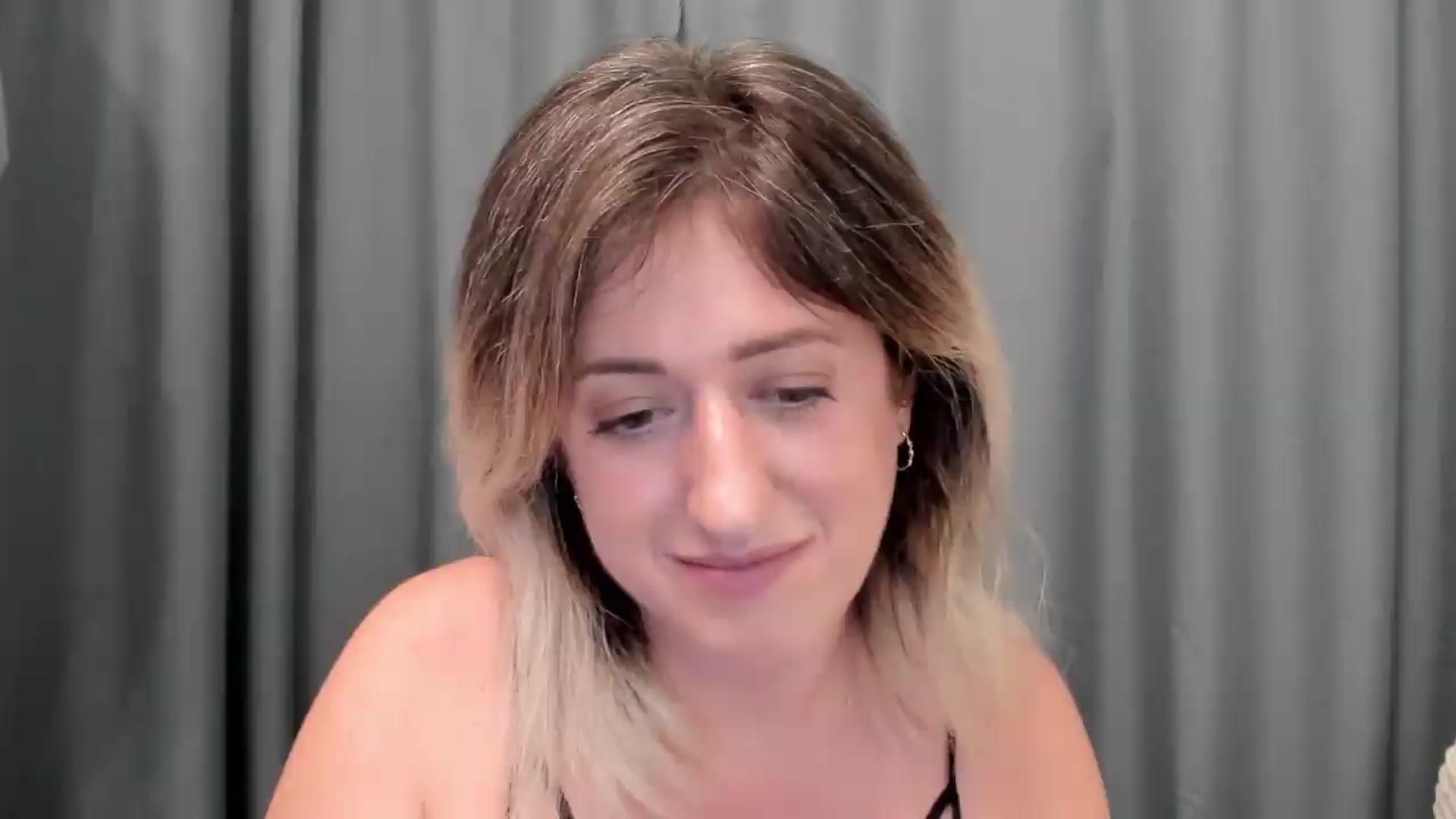 Gallery image thumbnail from SweetDelia_'s myfreecams stream on, 08/20/2026, 02:00 image 15 of 20