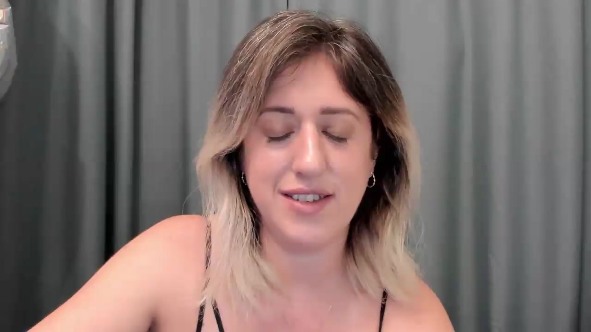 Gallery image thumbnail from SweetDelia_'s myfreecams stream on, 08/20/2026, 02:00 image 7 of 20