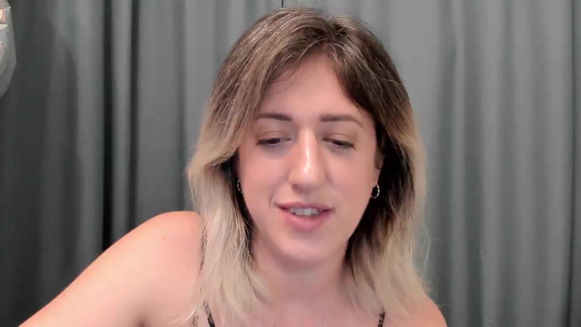 Gallery image thumbnail from SweetDelia_'s myfreecams stream on, 08/20/2026, 02:00 image 10 of 20