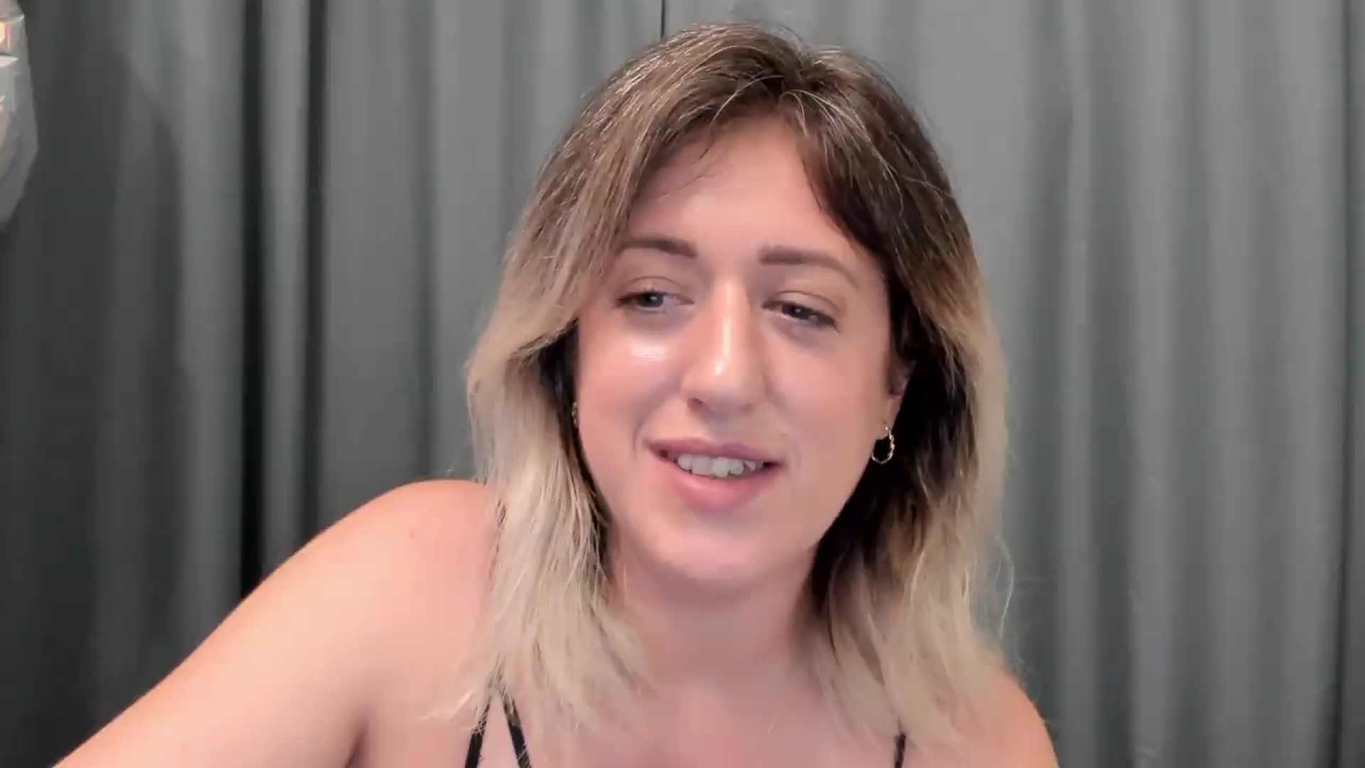 Gallery image thumbnail from SweetDelia_'s myfreecams stream on, 08/20/2026, 02:00 image 9 of 20
