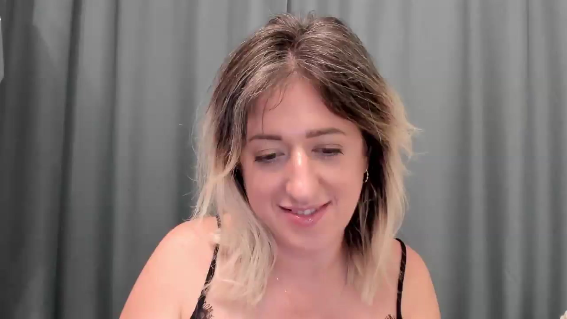 Gallery image thumbnail from SweetDelia_'s myfreecams stream on, 08/21/2026, 24:18 image 10 of 20