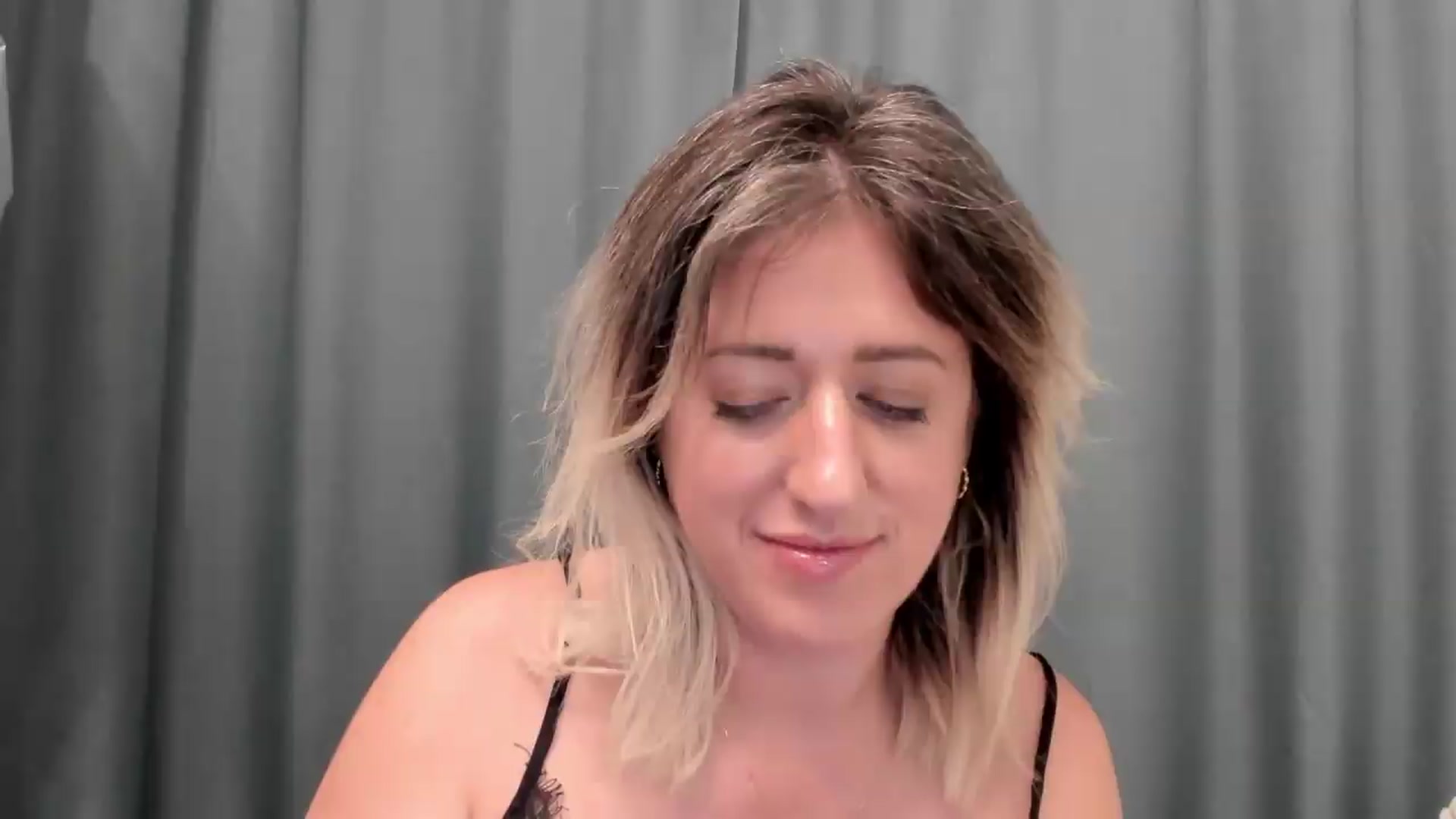 Gallery image thumbnail from SweetDelia_'s myfreecams stream on, 08/21/2026, 24:18 image 11 of 20