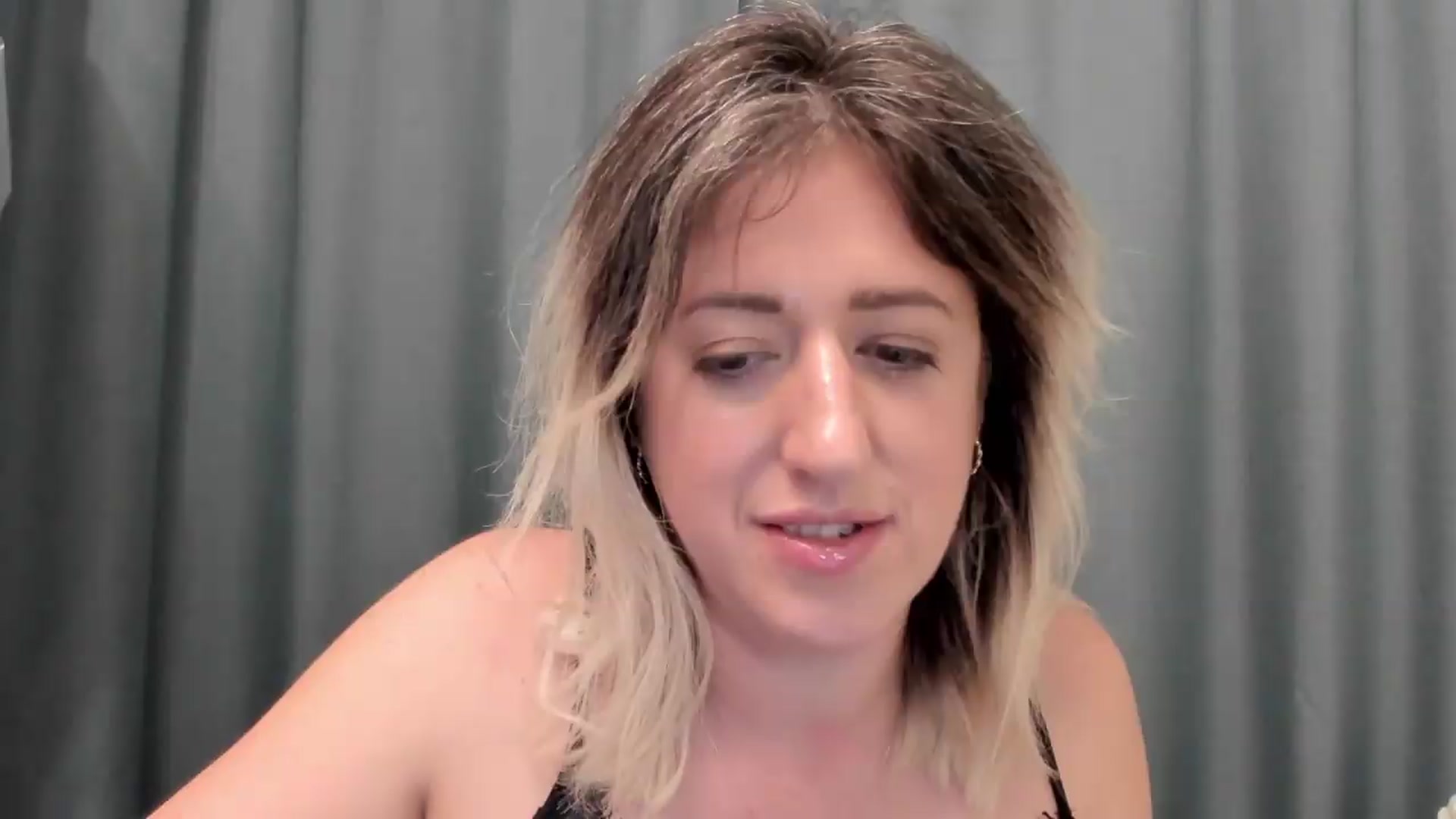Gallery image thumbnail from SweetDelia_'s myfreecams stream on, 08/21/2026, 24:18 image 2 of 20