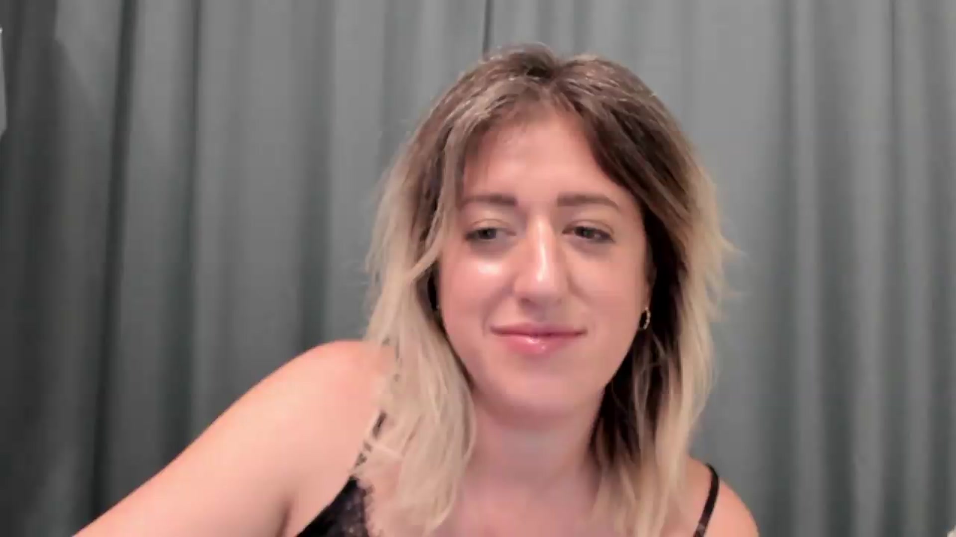 Gallery image thumbnail from SweetDelia_'s myfreecams stream on, 08/21/2026, 24:18 image 13 of 20