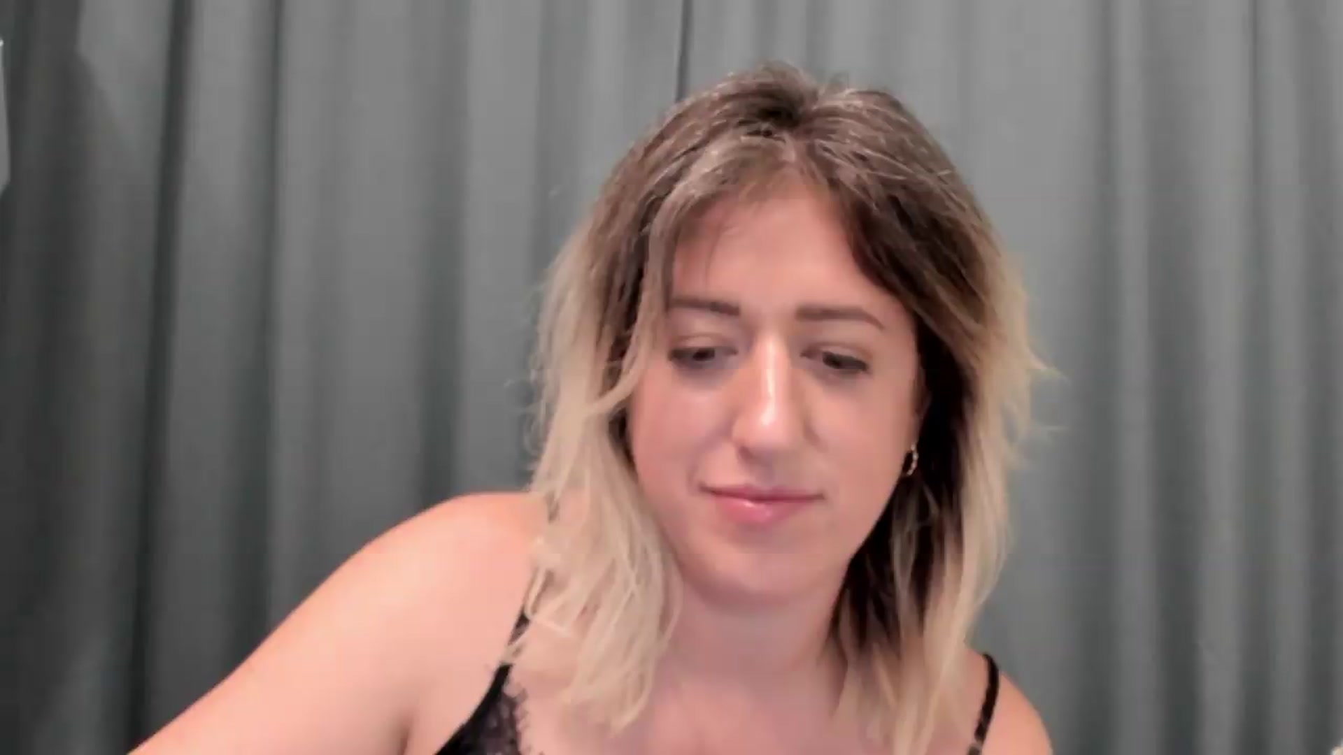 Gallery image thumbnail from SweetDelia_'s myfreecams stream on, 08/21/2026, 24:18 image 15 of 20