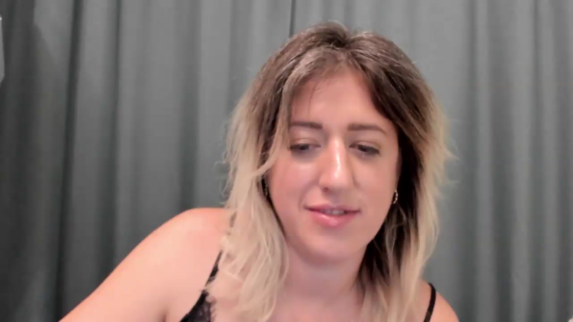 Gallery image thumbnail from SweetDelia_'s myfreecams stream on, 08/21/2026, 24:18 image 16 of 20