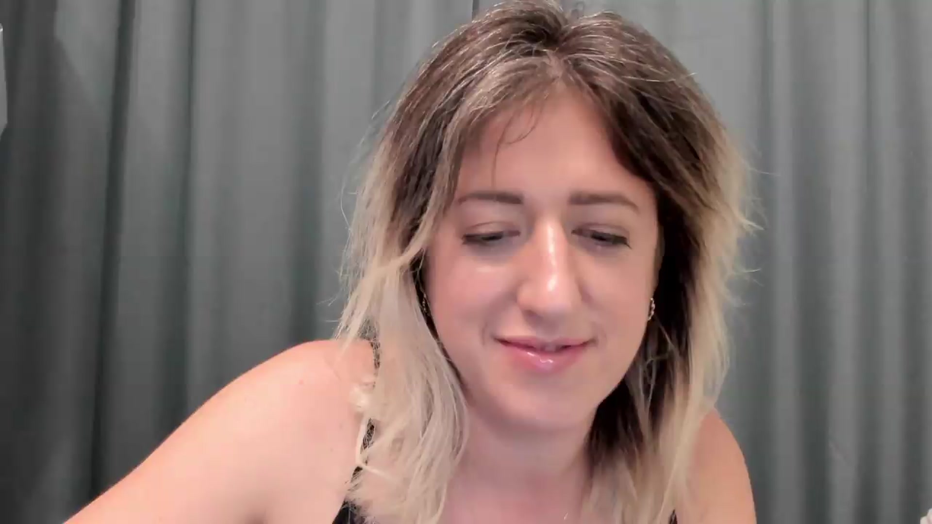 Gallery image thumbnail from SweetDelia_'s myfreecams stream on, 08/21/2026, 24:18 image 3 of 20