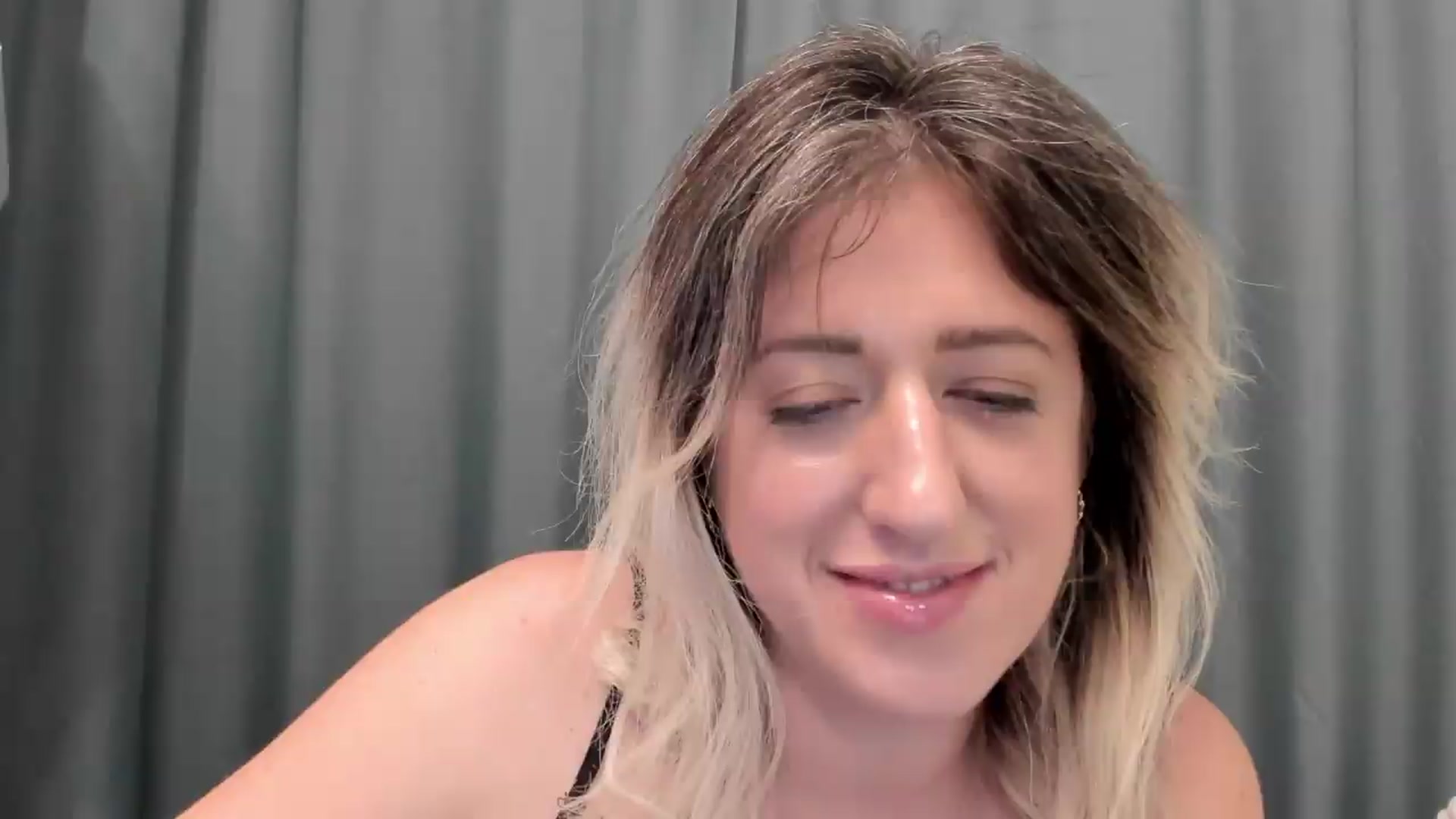 Gallery image thumbnail from SweetDelia_'s myfreecams stream on, 08/21/2026, 24:18 image 8 of 20