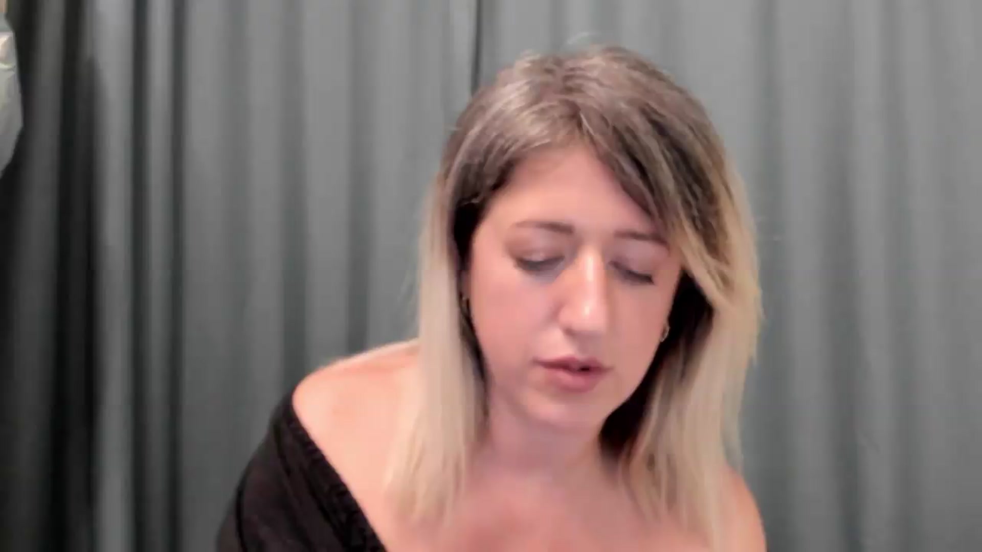 Gallery image thumbnail from SweetDelia_'s myfreecams stream on, 08/24/2026, 02:31 image 6 of 20