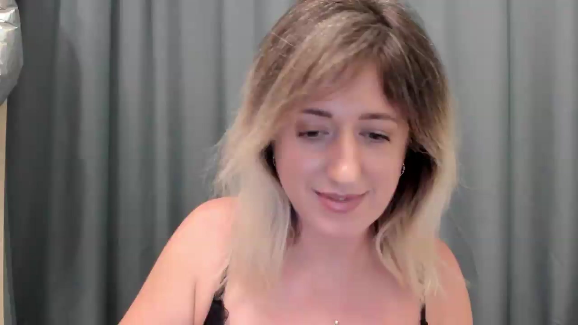 Gallery image thumbnail from SweetDelia_'s myfreecams stream on, 08/27/2026, 01:41 image 17 of 20