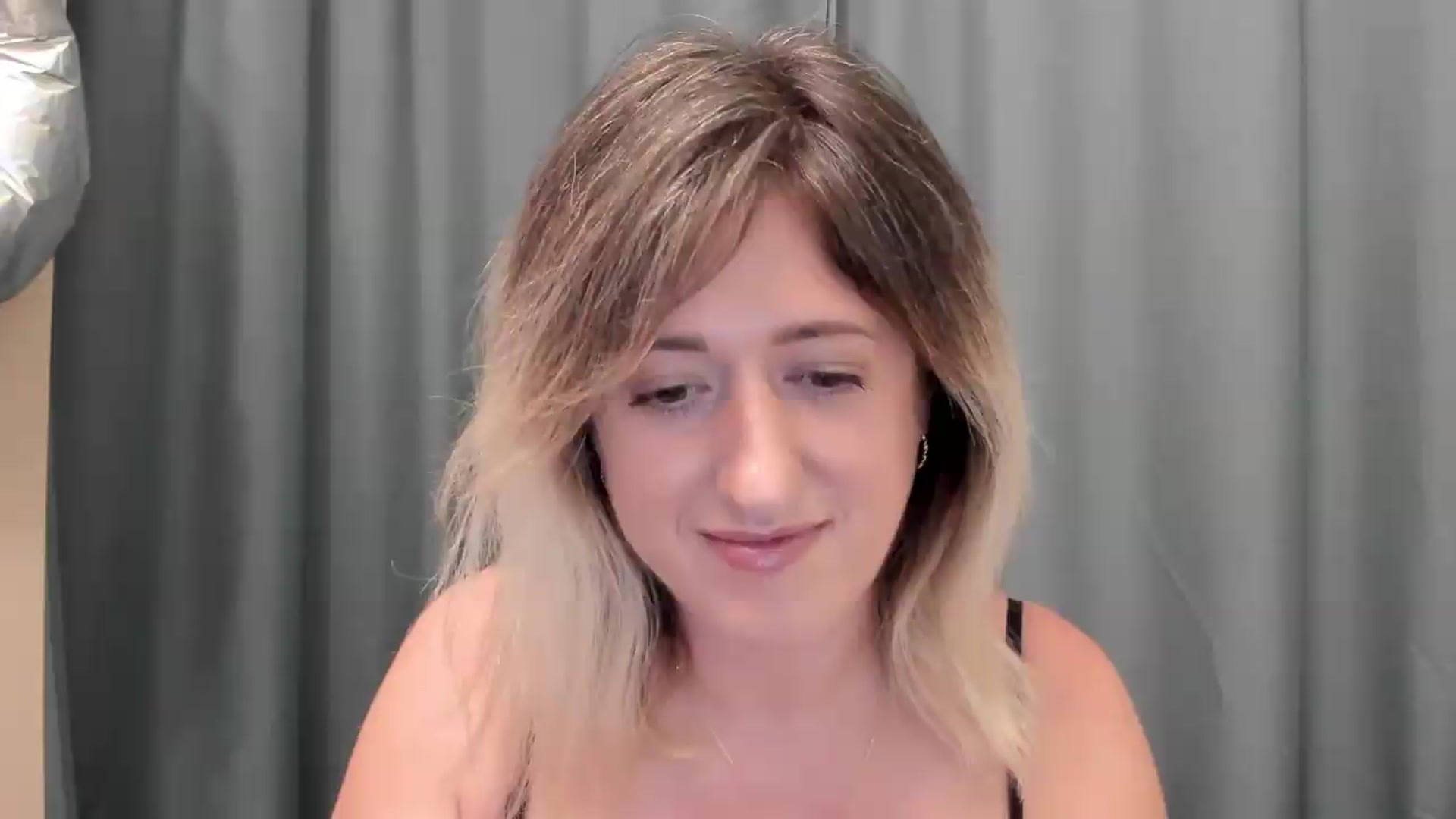 Gallery image thumbnail from SweetDelia_'s myfreecams stream on, 08/27/2026, 01:41 image 5 of 20