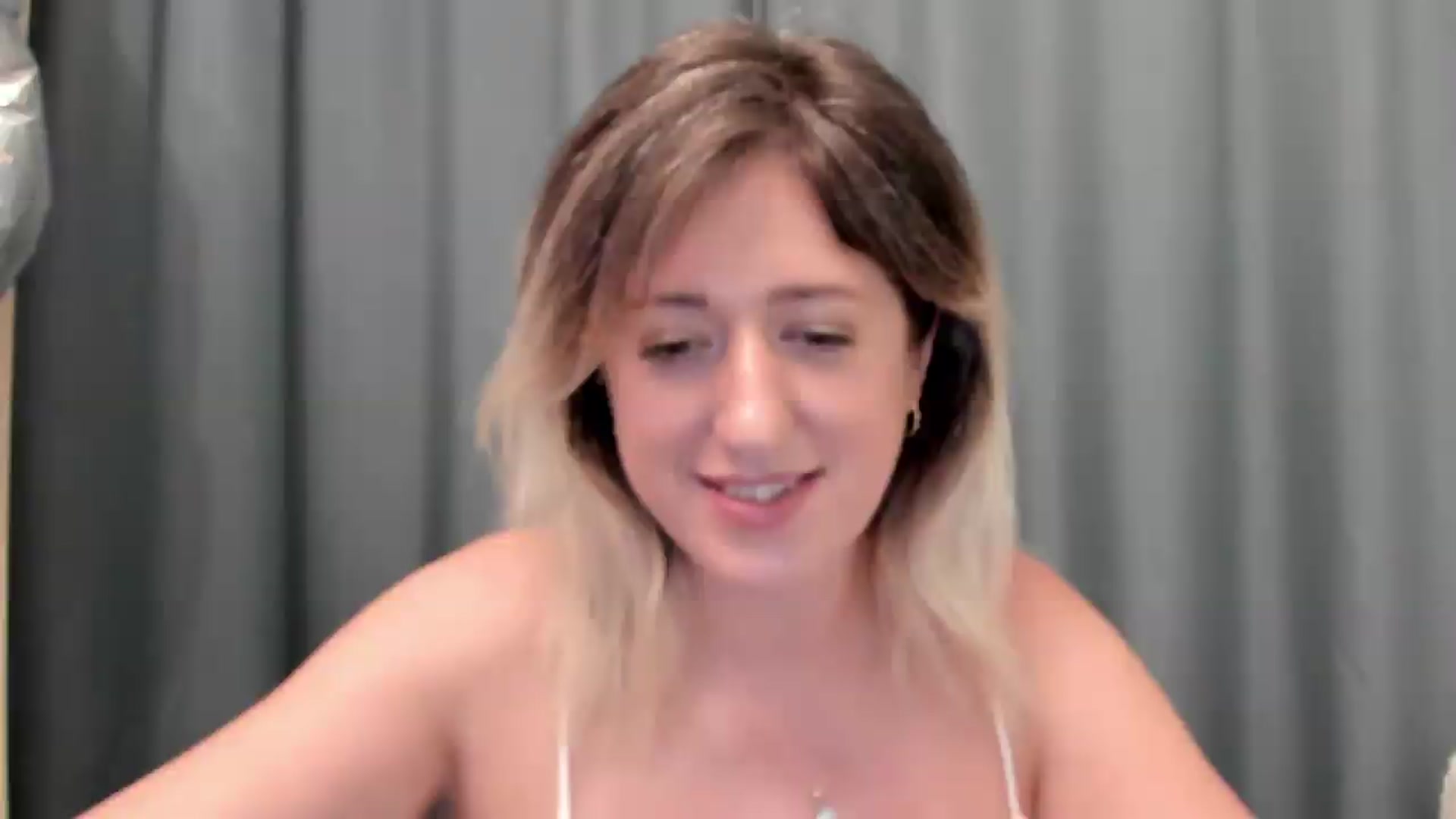 Gallery image thumbnail from SweetDelia_'s myfreecams stream on, 08/28/2026, 24:29 image 16 of 20