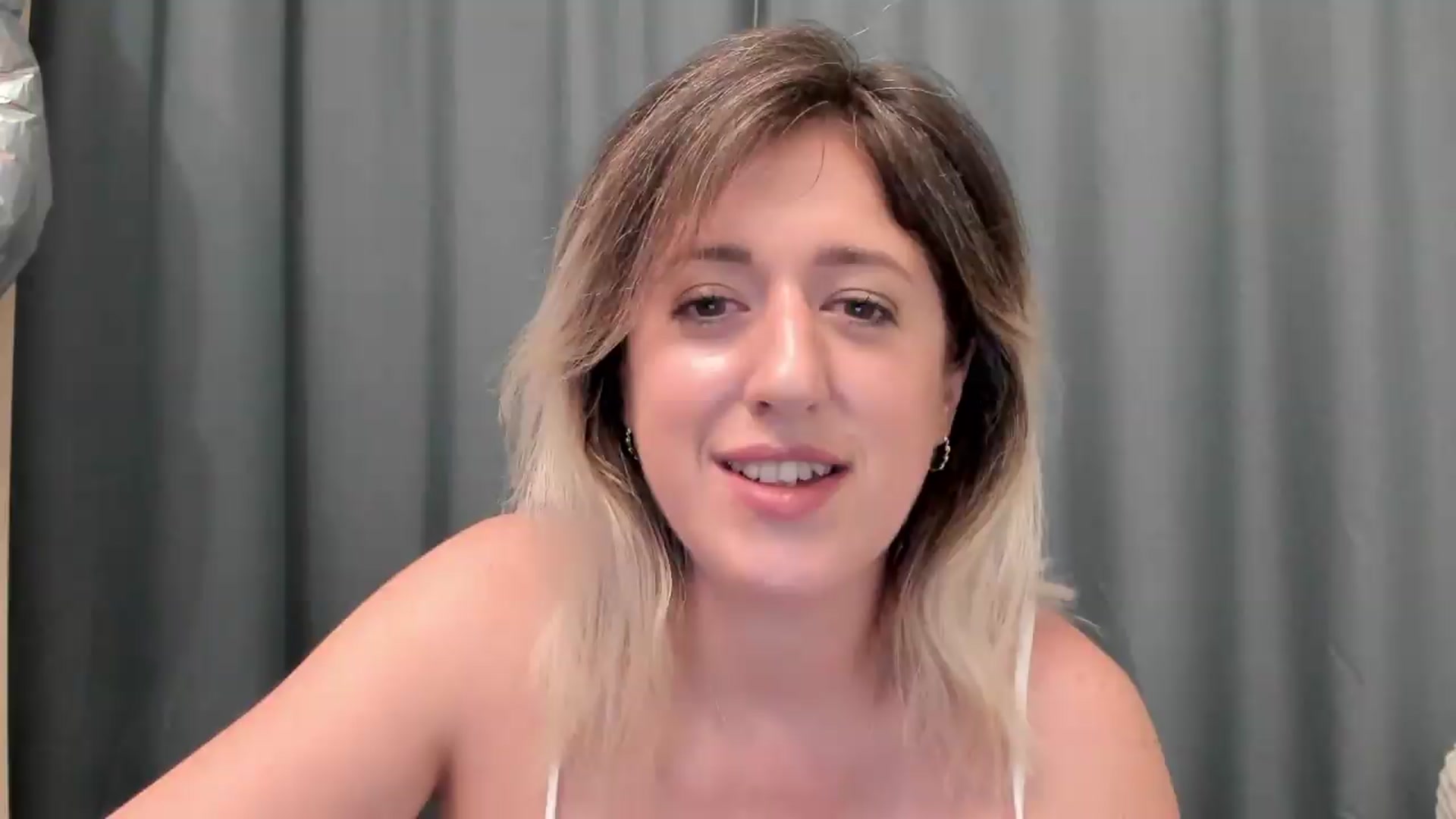 Gallery image thumbnail from SweetDelia_'s myfreecams stream on, 08/28/2026, 24:29 image 14 of 20